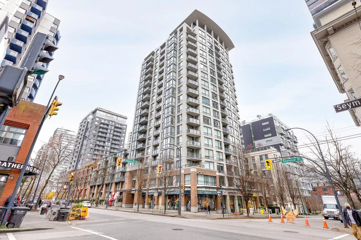 Photo 2 of 27 at #1708 – 1082 Seymour Street