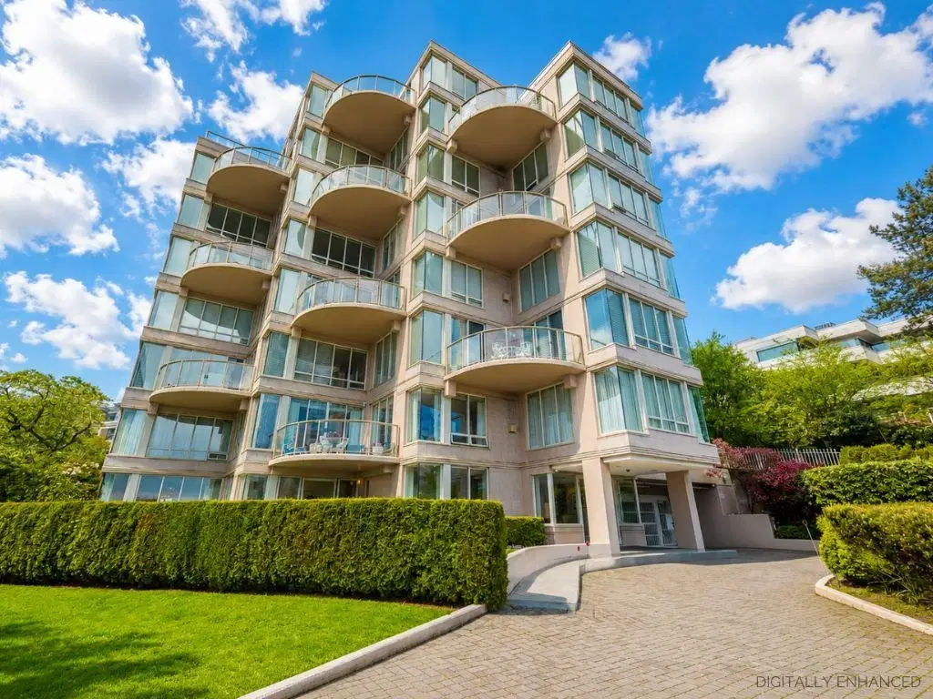 #1 – 2243 Bellevue Avenue