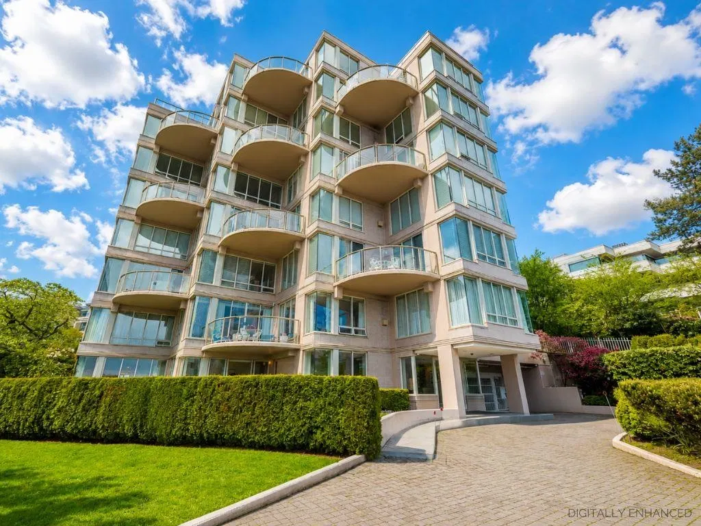 #1 – 2243 Bellevue Avenue