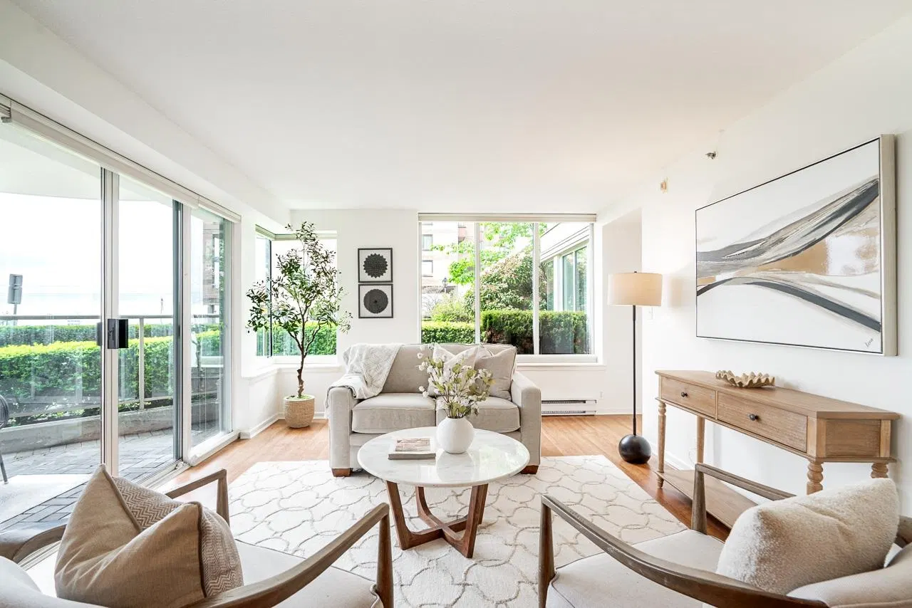 Photo 2 of 33 at #1 – 2243 Bellevue Avenue