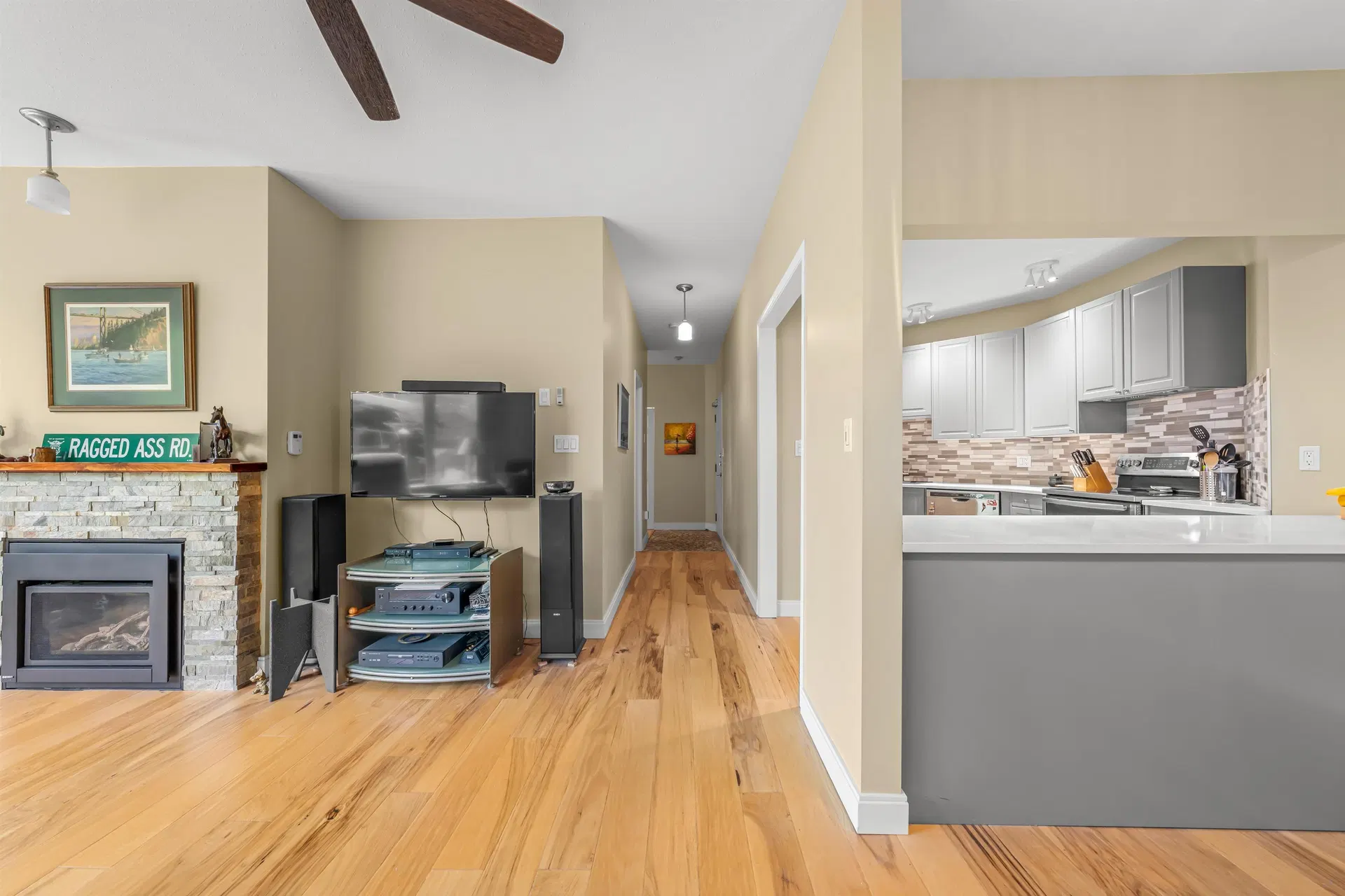 Photo 4 of 34 at #204 – 1150 Quayside Drive