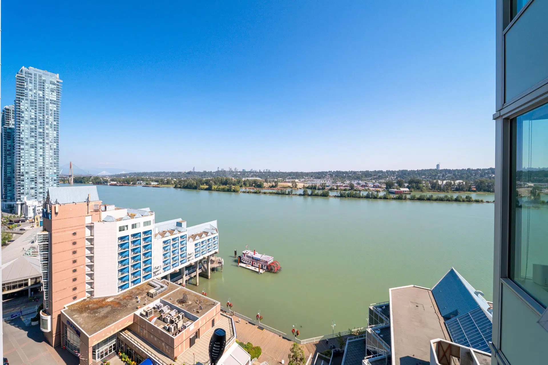 #1709 – 988 Quayside Drive