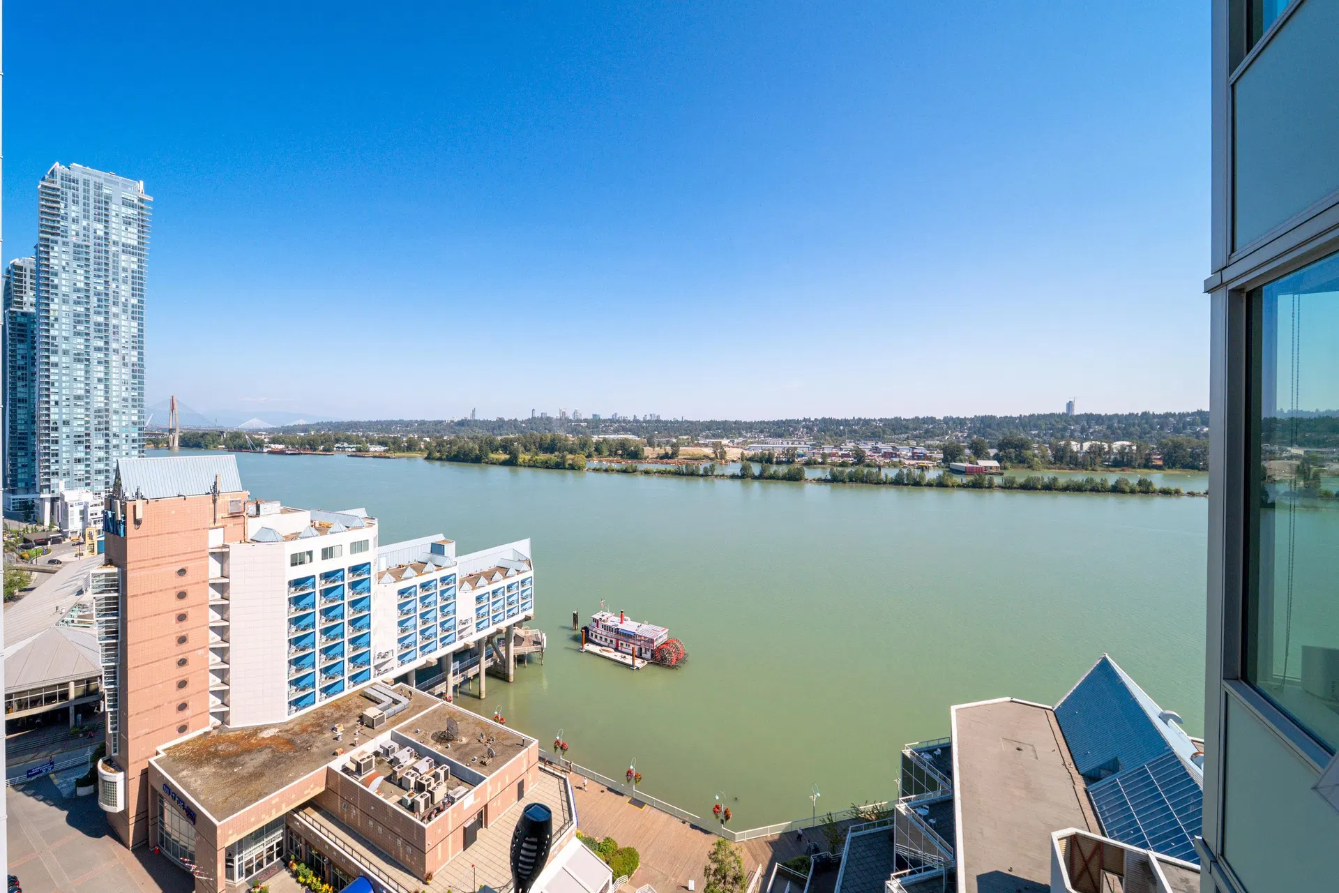 Photo 1 of 40 at #1709 – 988 Quayside Drive