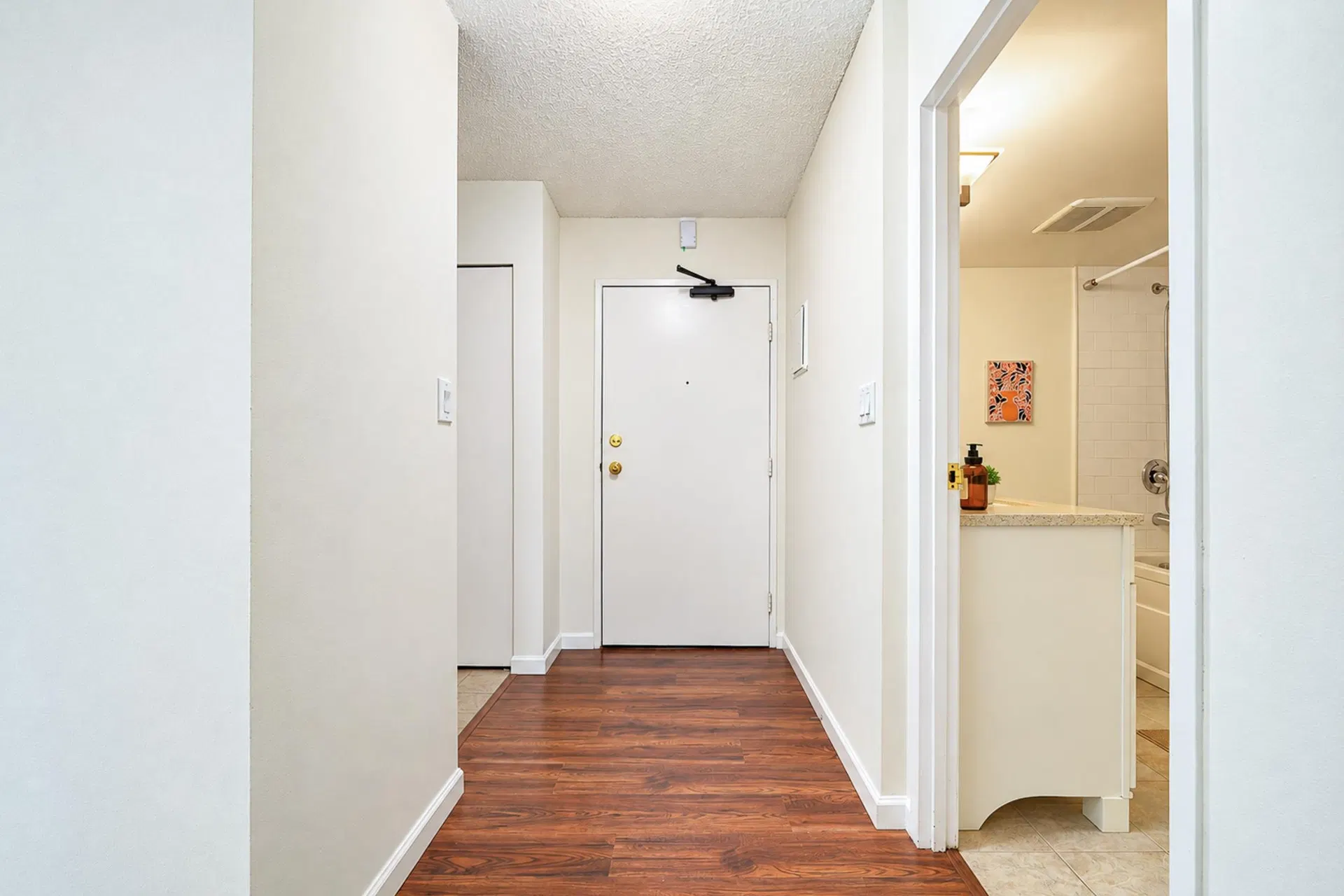 Photo 3 of 25 at #905 – 9541 Erickson Drive