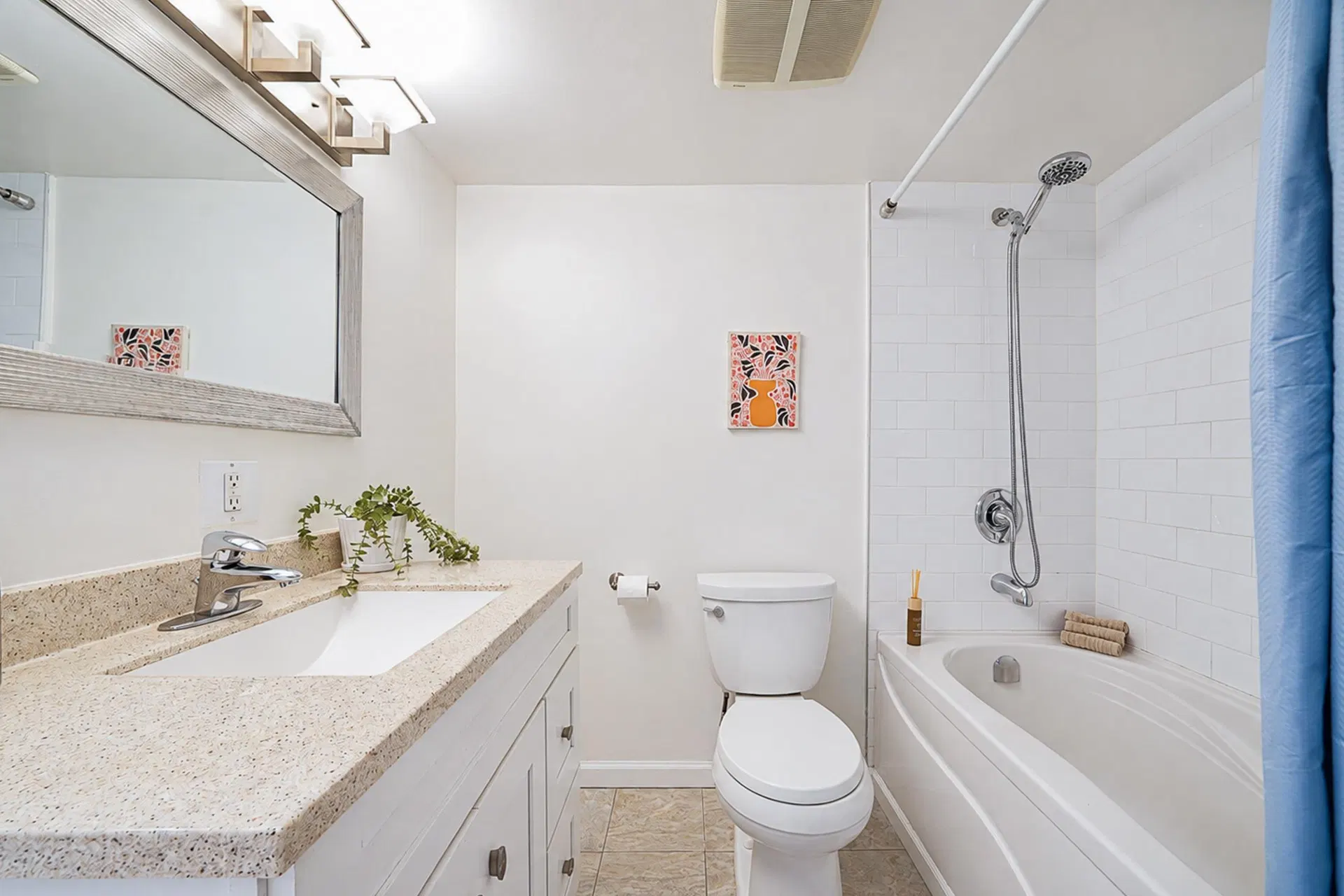 Photo 5 of 25 at #905 – 9541 Erickson Drive
