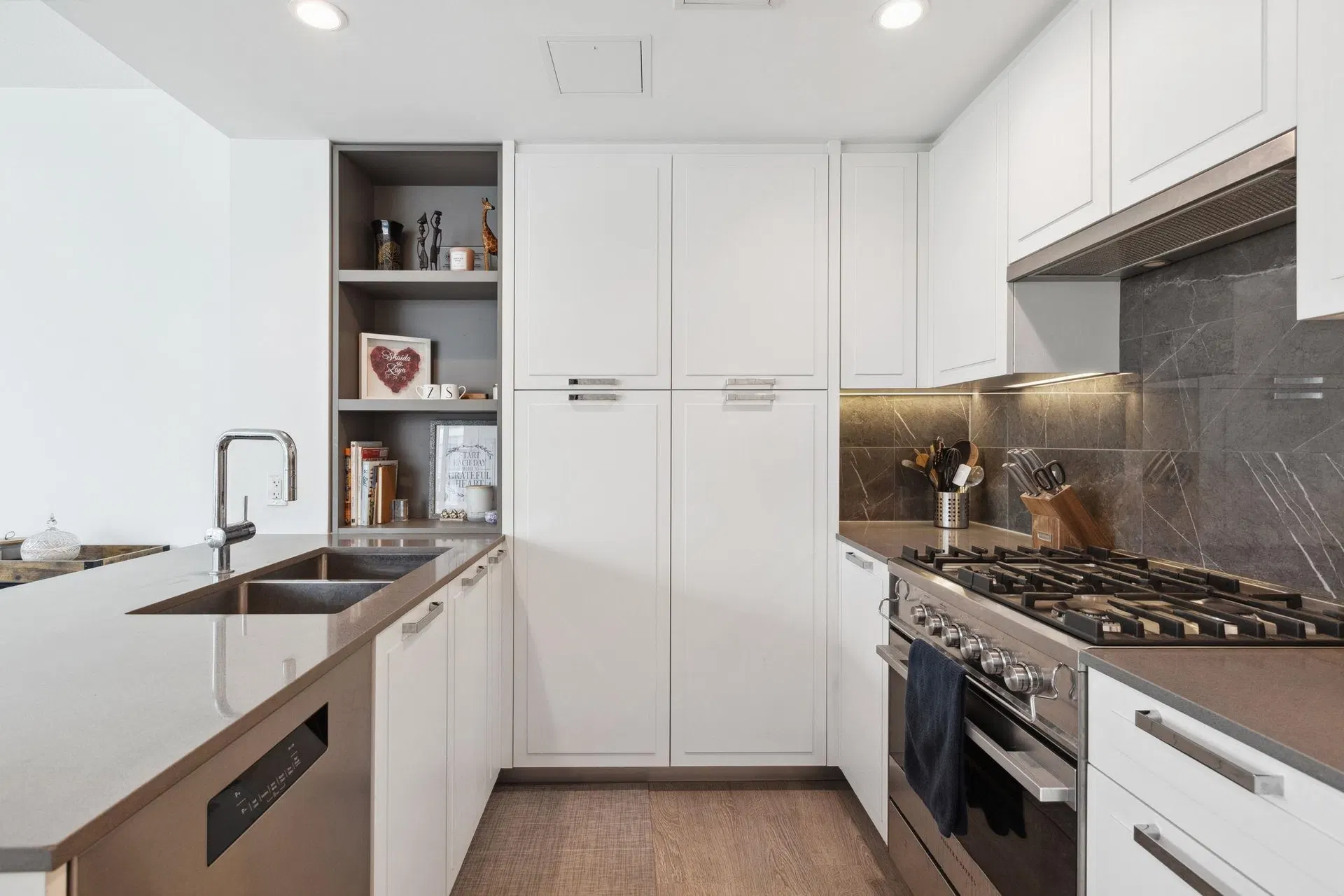 Photo 3 of 23 at #403 – 1471 Hunter Street