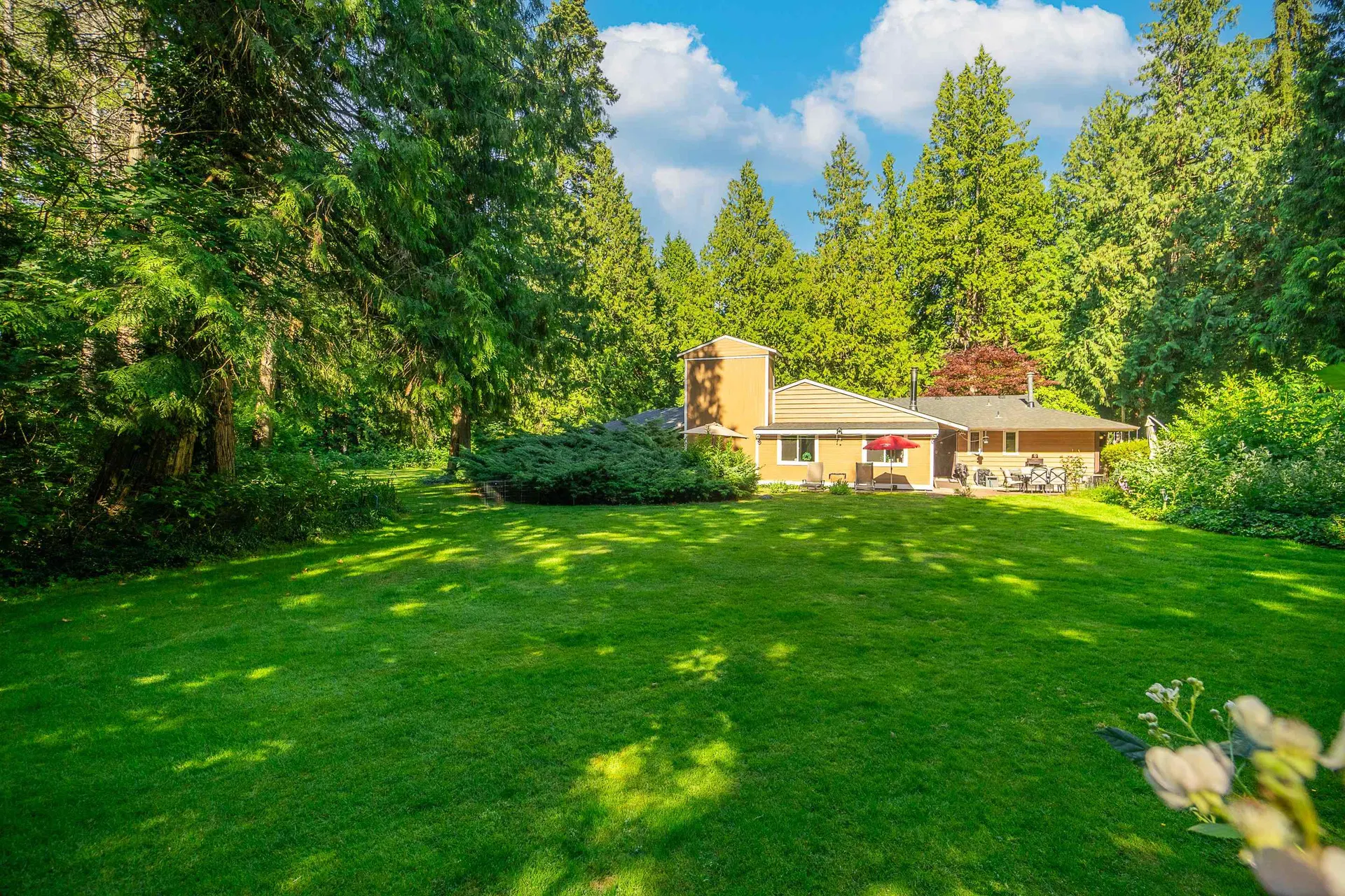 Photo 3 of 23 at 13425 Woodcrest Drive