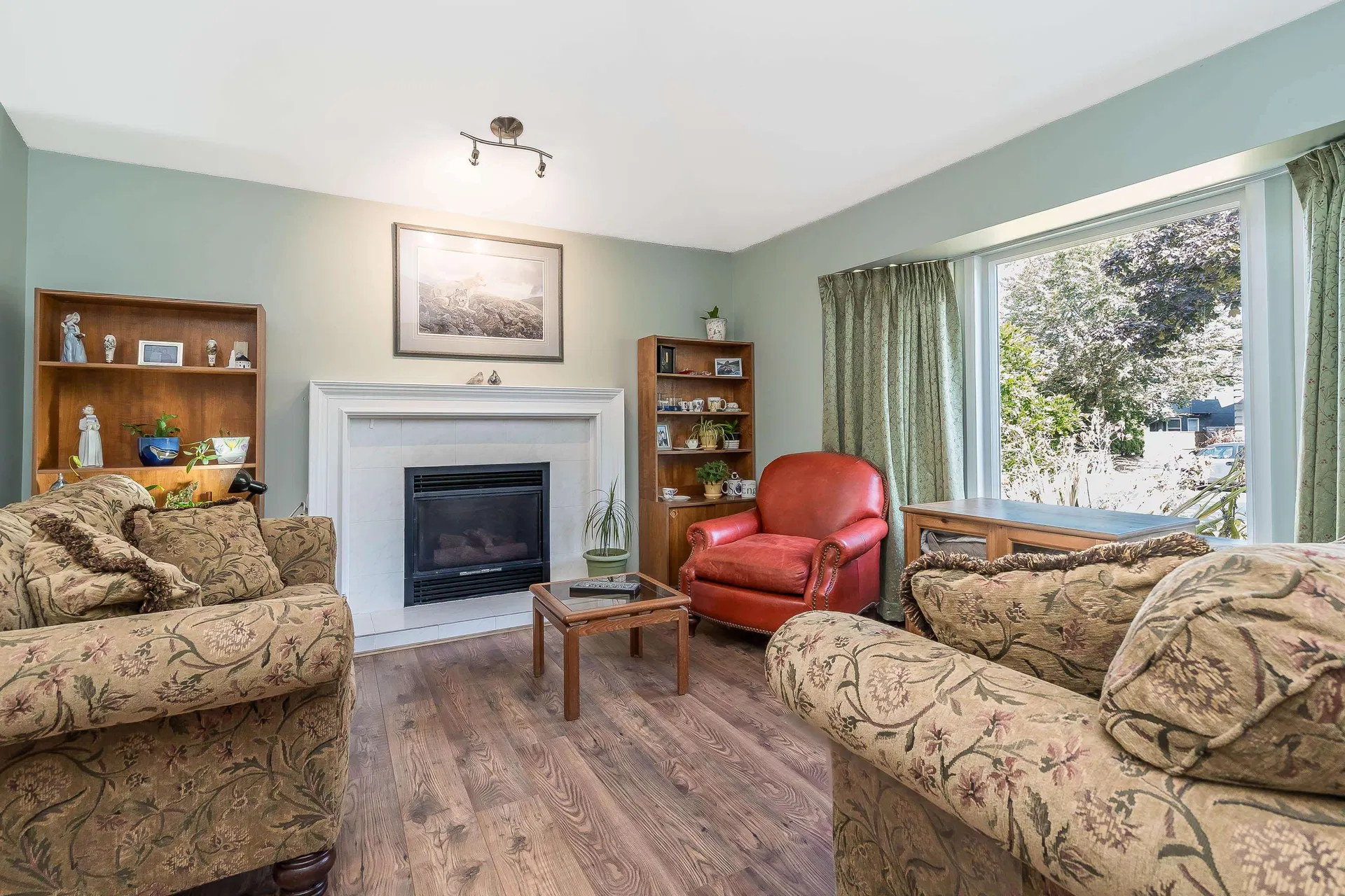 Photo 4 of 38 at 18156 Claytonwood Crescent