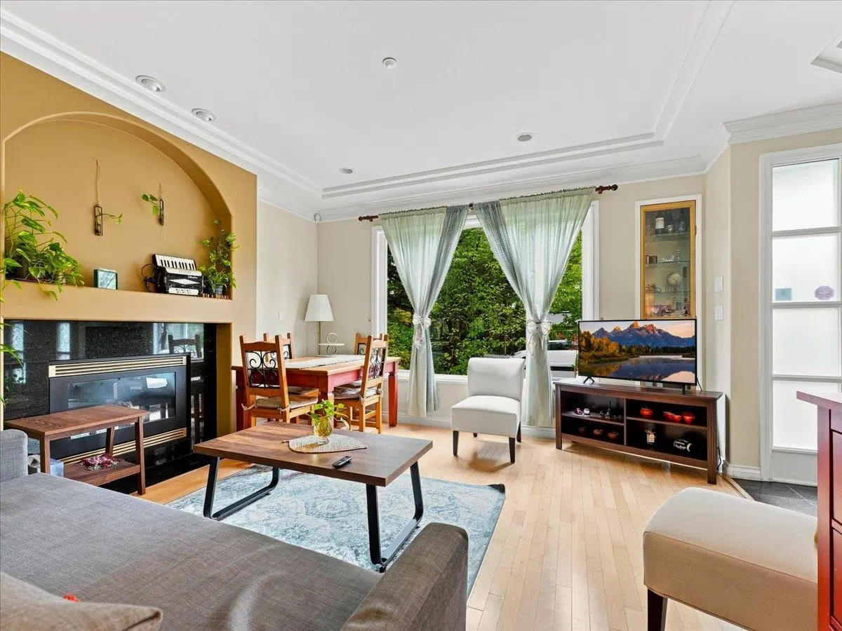 Photo 4 of 33 at 2579 W 45th Avenue