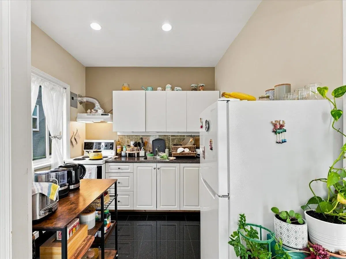 Photo 5 of 33 at 2579 W 45th Avenue
