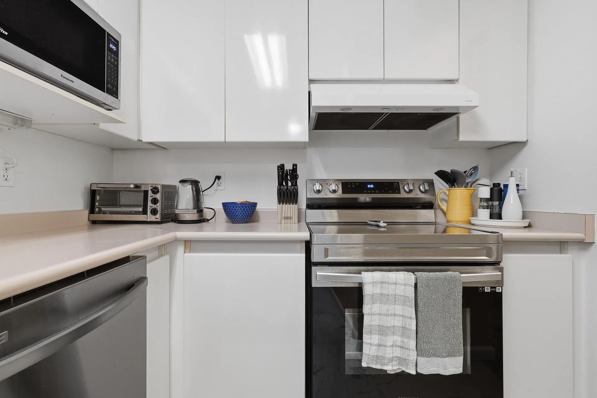 Photo 1 of 28 at #101 – 1189 Westwood Street