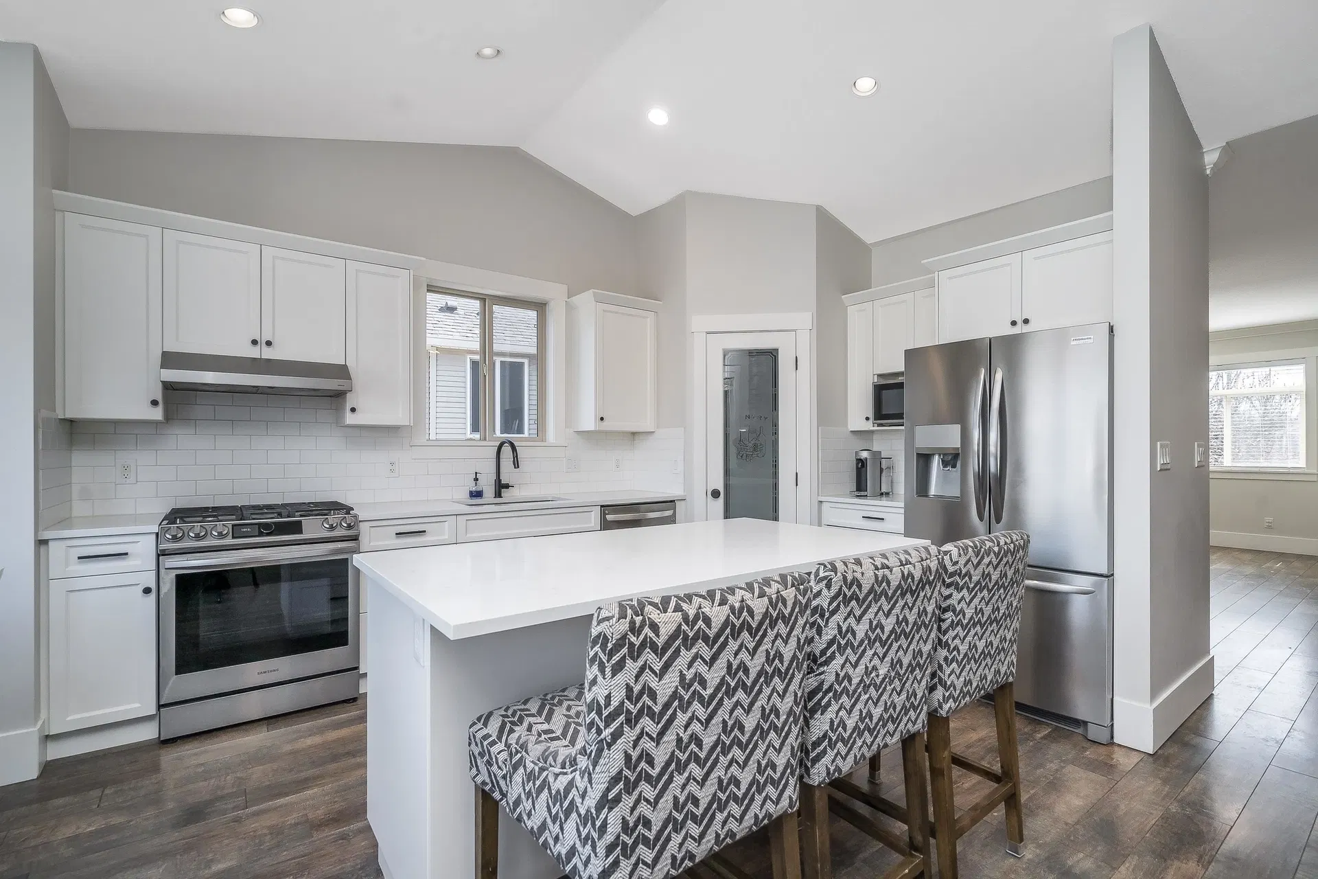 Photo 4 of 40 at 34831 1 Avenue