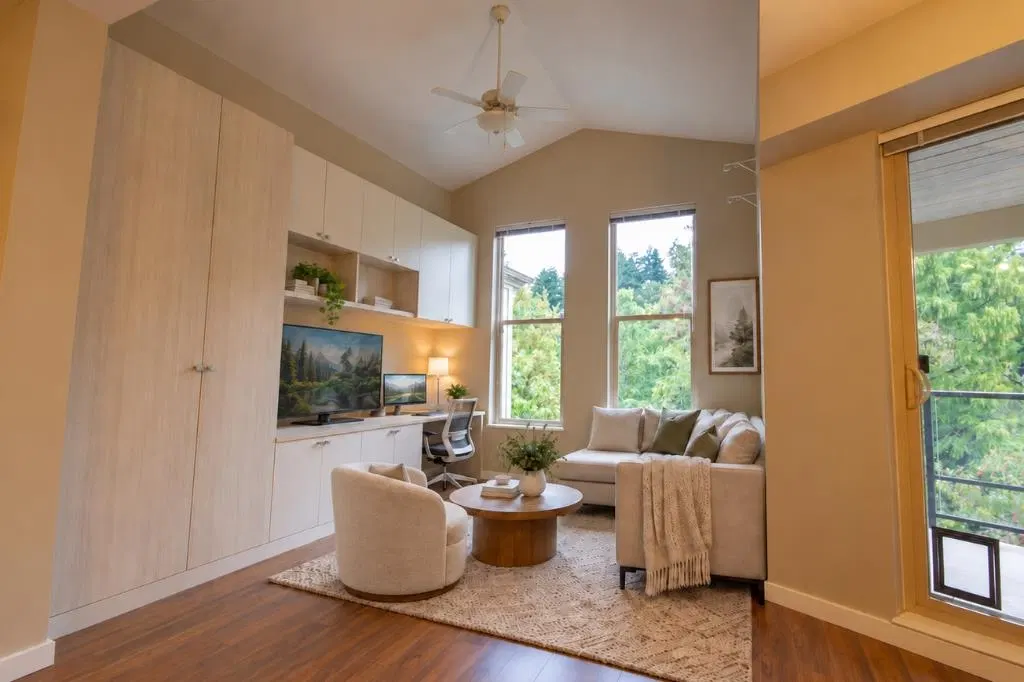 Photo 5 of 35 at #402 – 265 Ross Drive