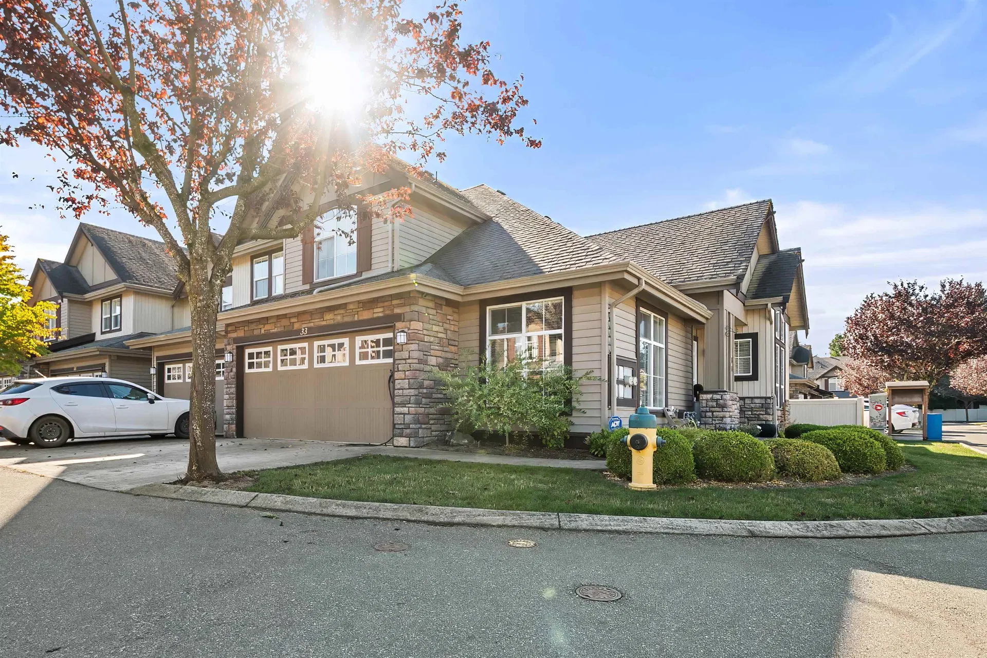 #33 – 6577 Southdowne Place