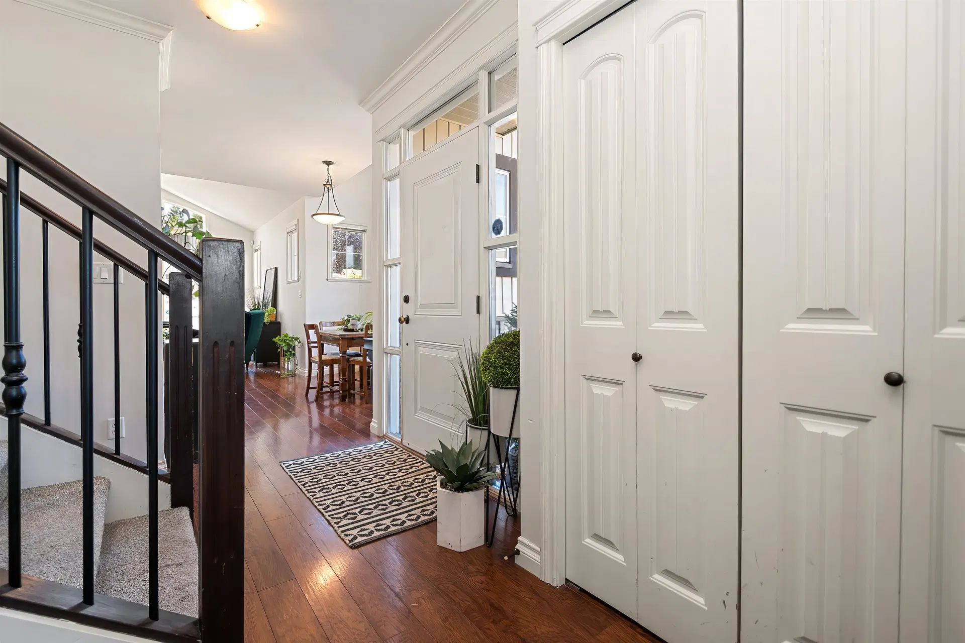 Photo 2 of 40 at #33 – 6577 Southdowne Place