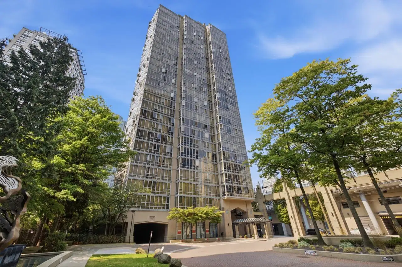 #203 – 950 Cambie Street