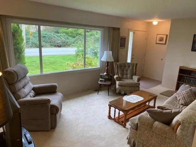 Photo 3 of 12 at 6442 Evans Road