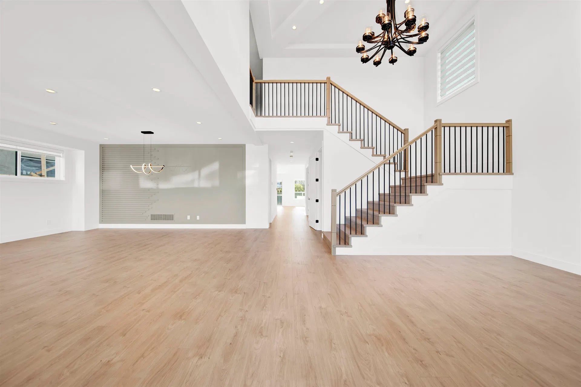 Photo 4 of 40 at 20884 48 Avenue