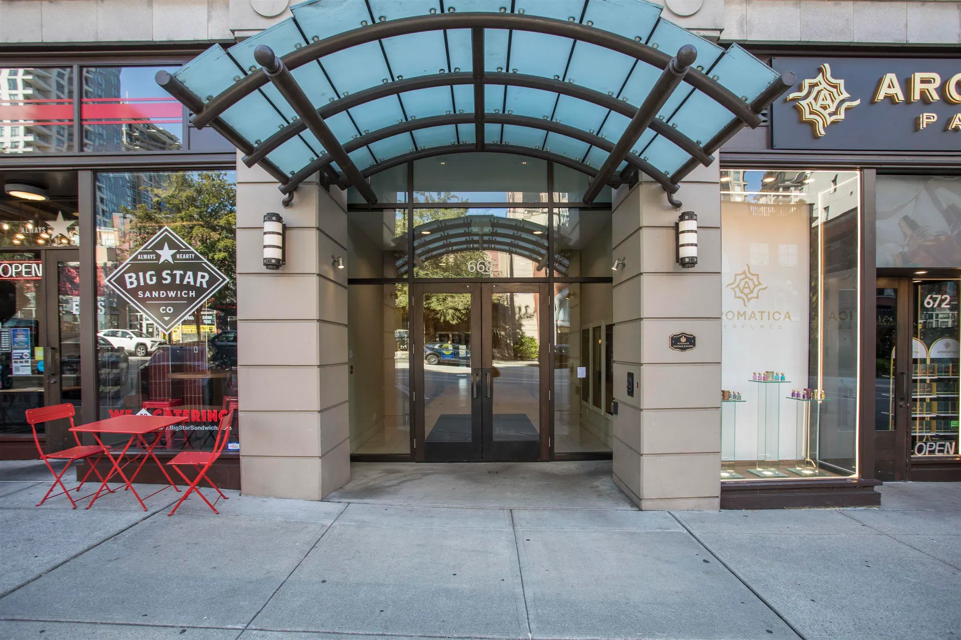 Photo 1 of 30 at #707 – 668 Columbia Street