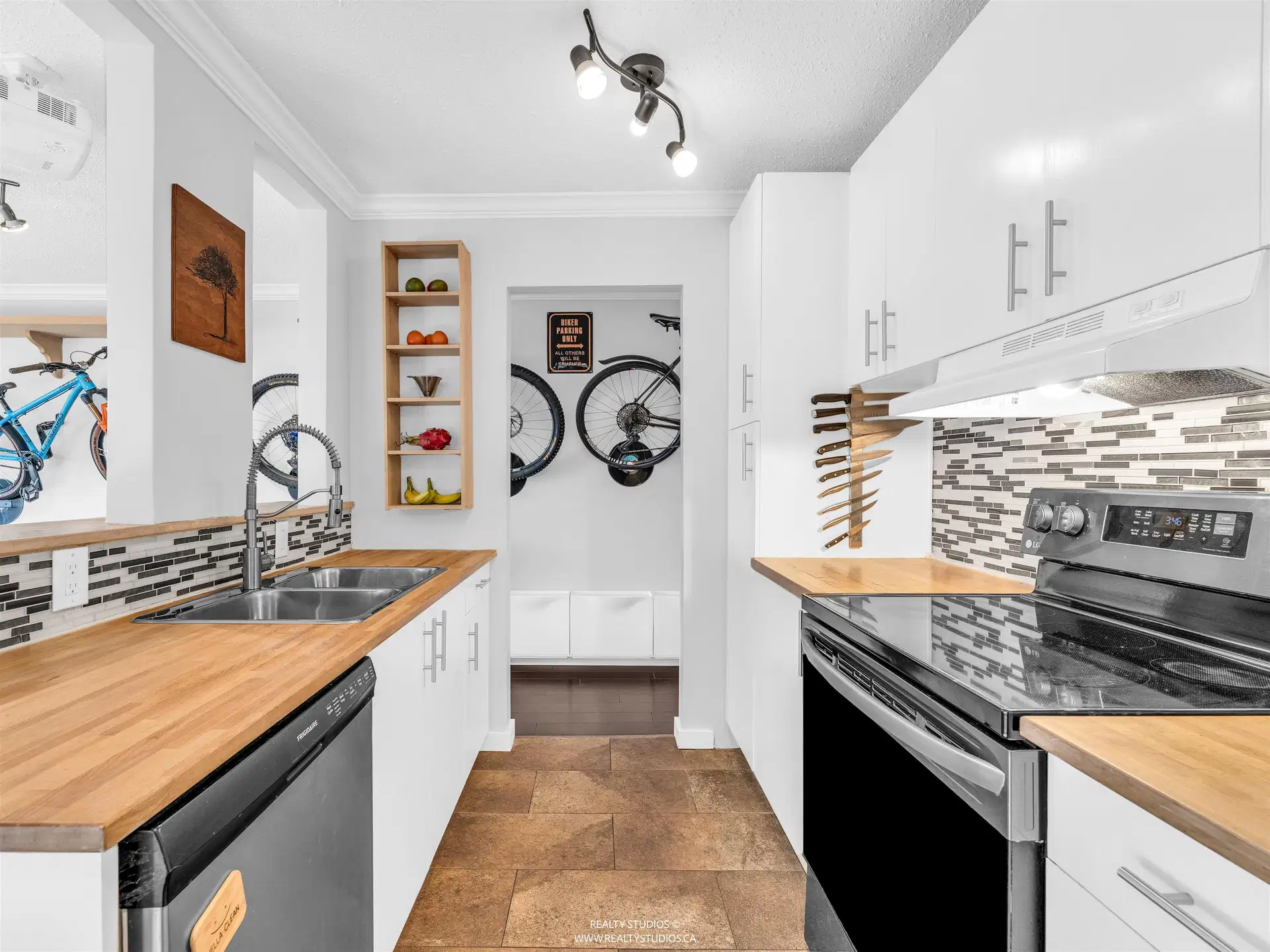#306 – 2222 Cambridge Street