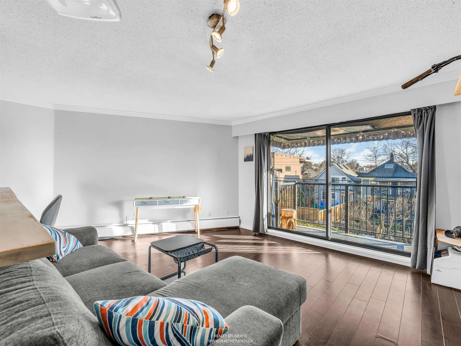 Photo 5 of 31 at #306 – 2222 Cambridge Street