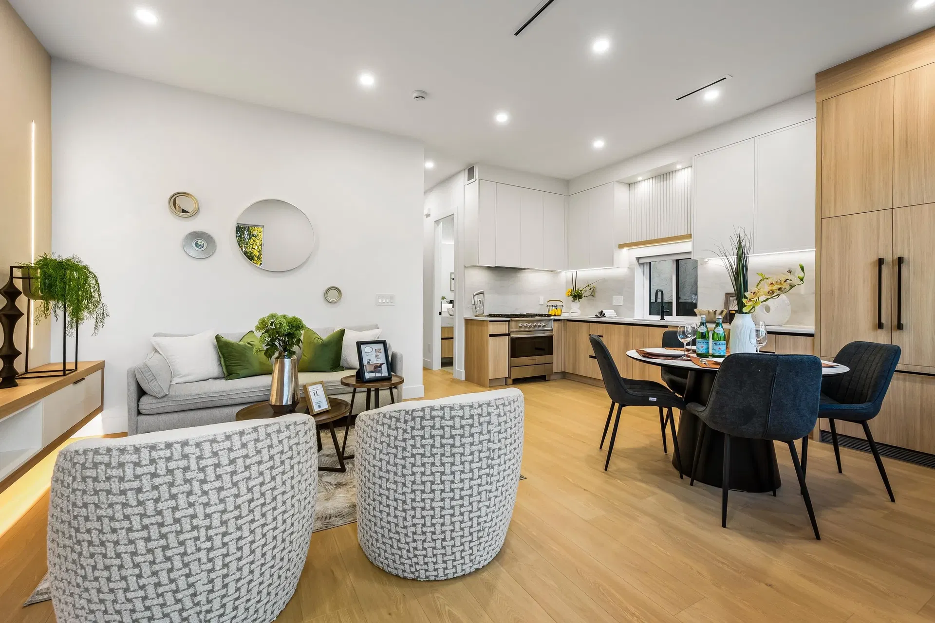Photo 5 of 38 at #1 – 3940 Eton Street