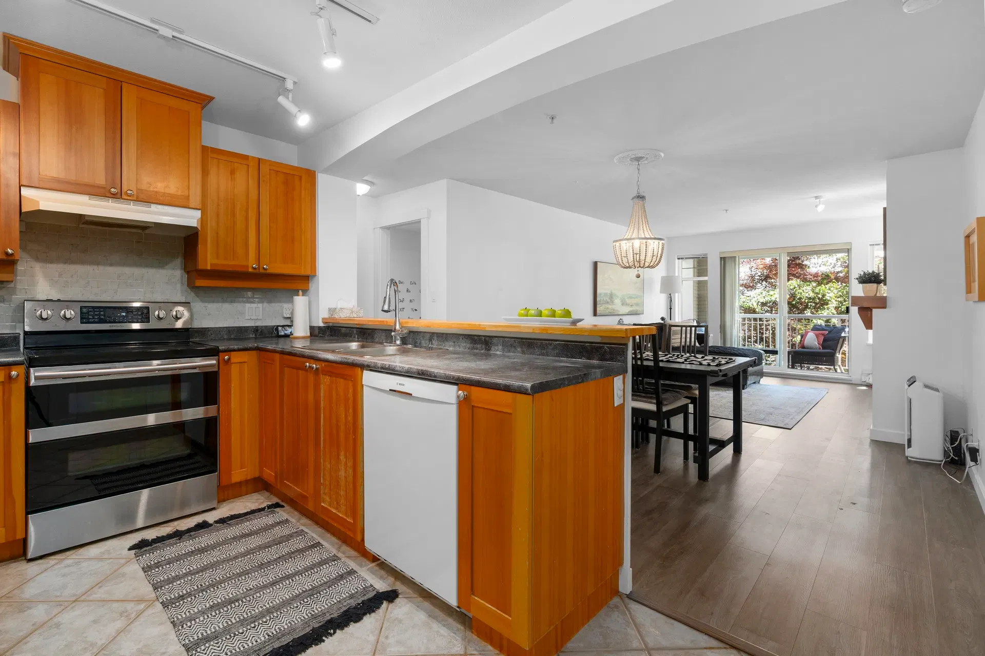 Photo 4 of 36 at #212 – 1432 Parkway Boulevard