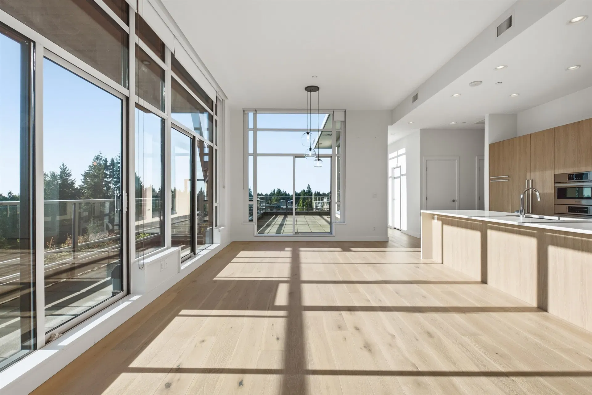 Photo 3 of 40 at PH 504 – 1295 Conifer Street