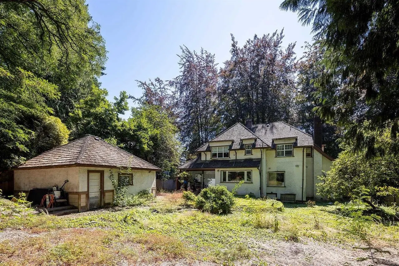 Photo 4 of 7 at 2629 W 49th Avenue