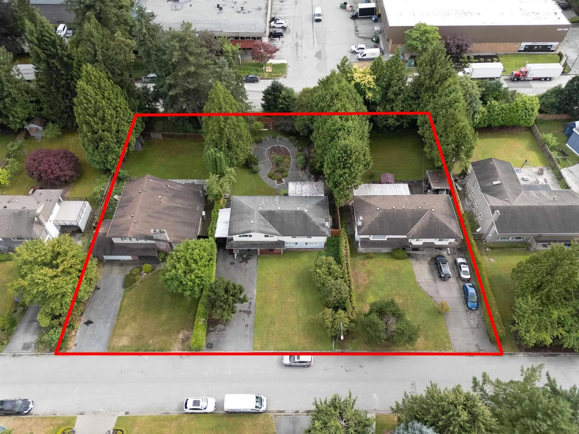 Photo 1 of 6 at 3863 Winlake Crescent