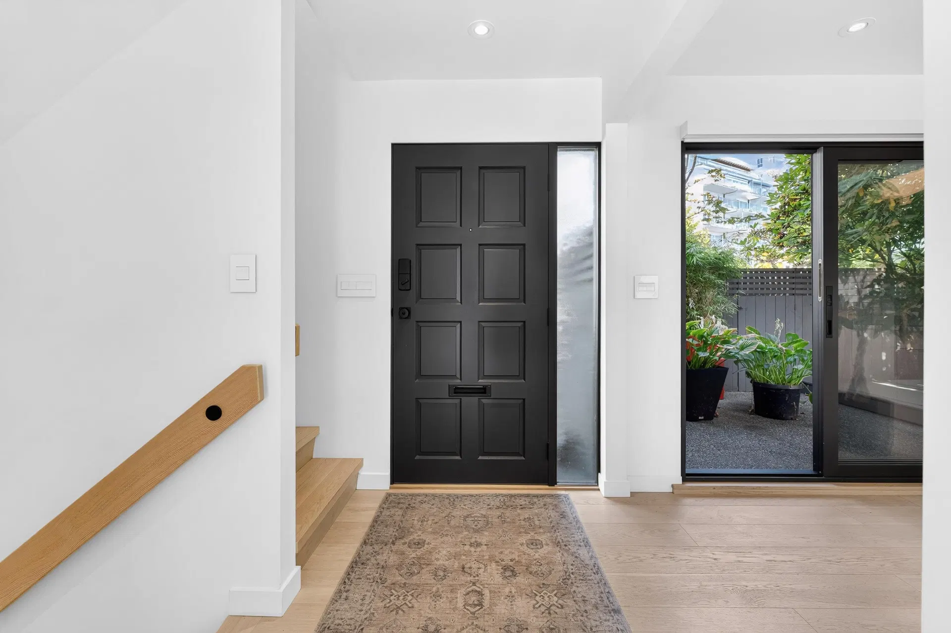 Photo 4 of 40 at 1880 Bellevue Avenue