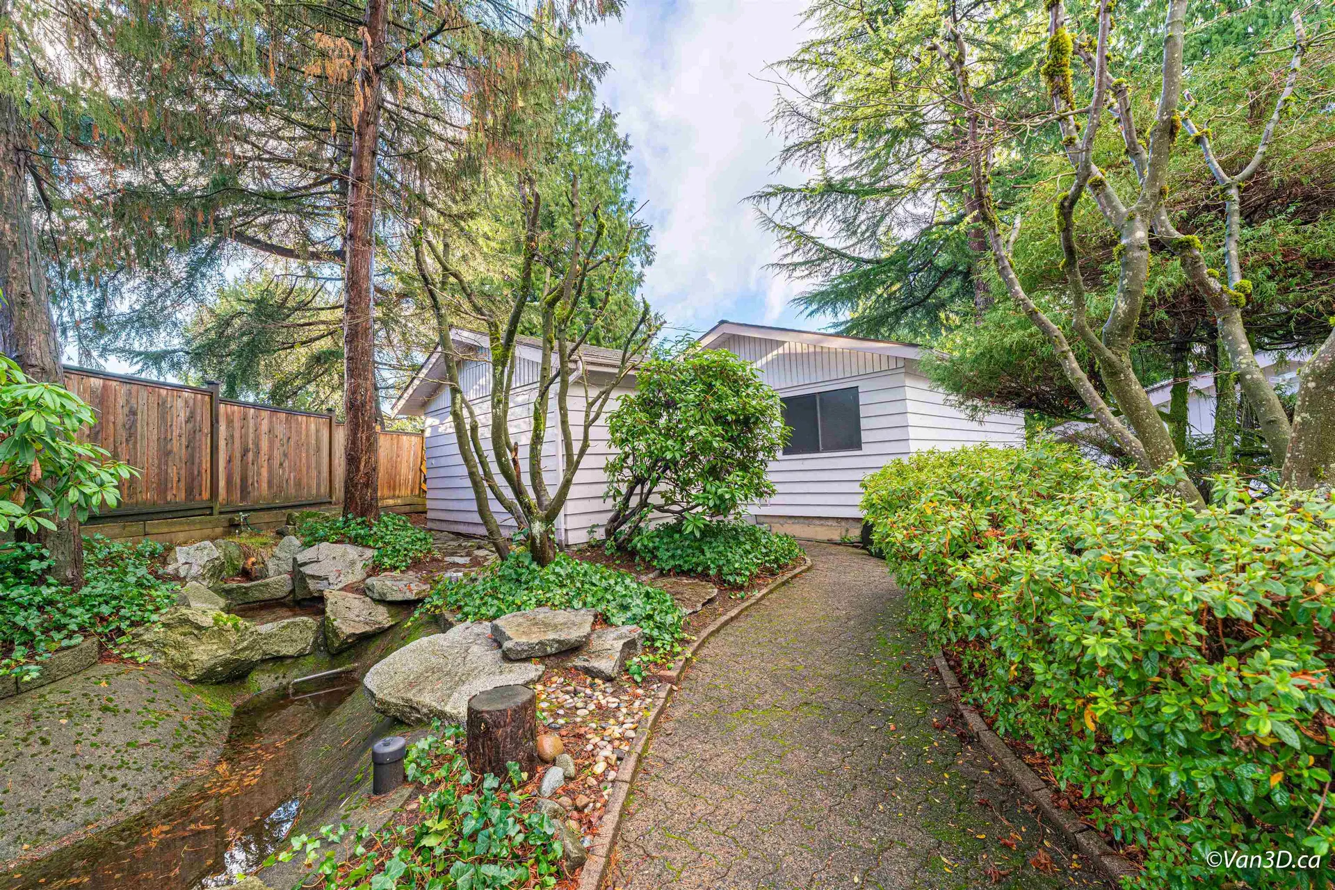 Photo 4 of 38 at 6408 Chaucer Place