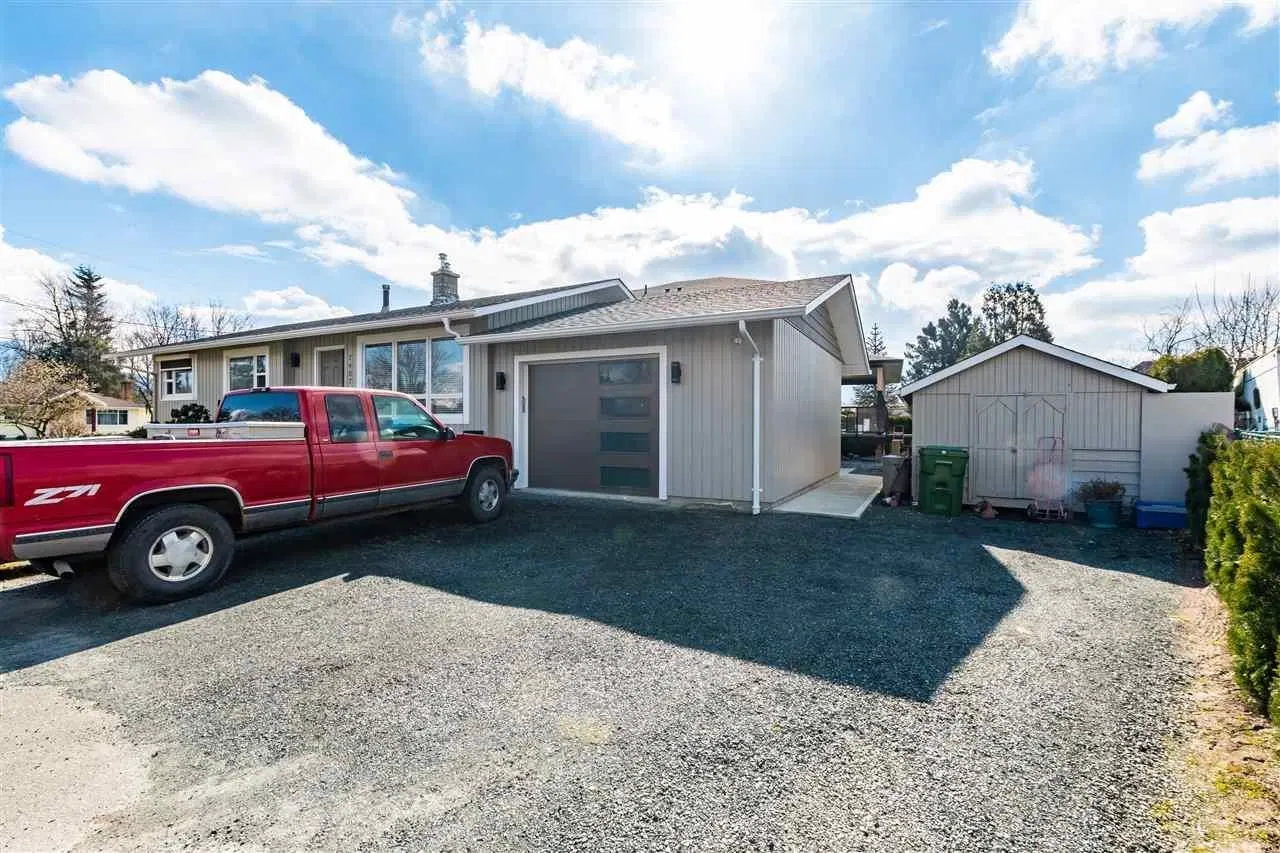 Photo 5 of 40 at 7407 Crestwood Drive