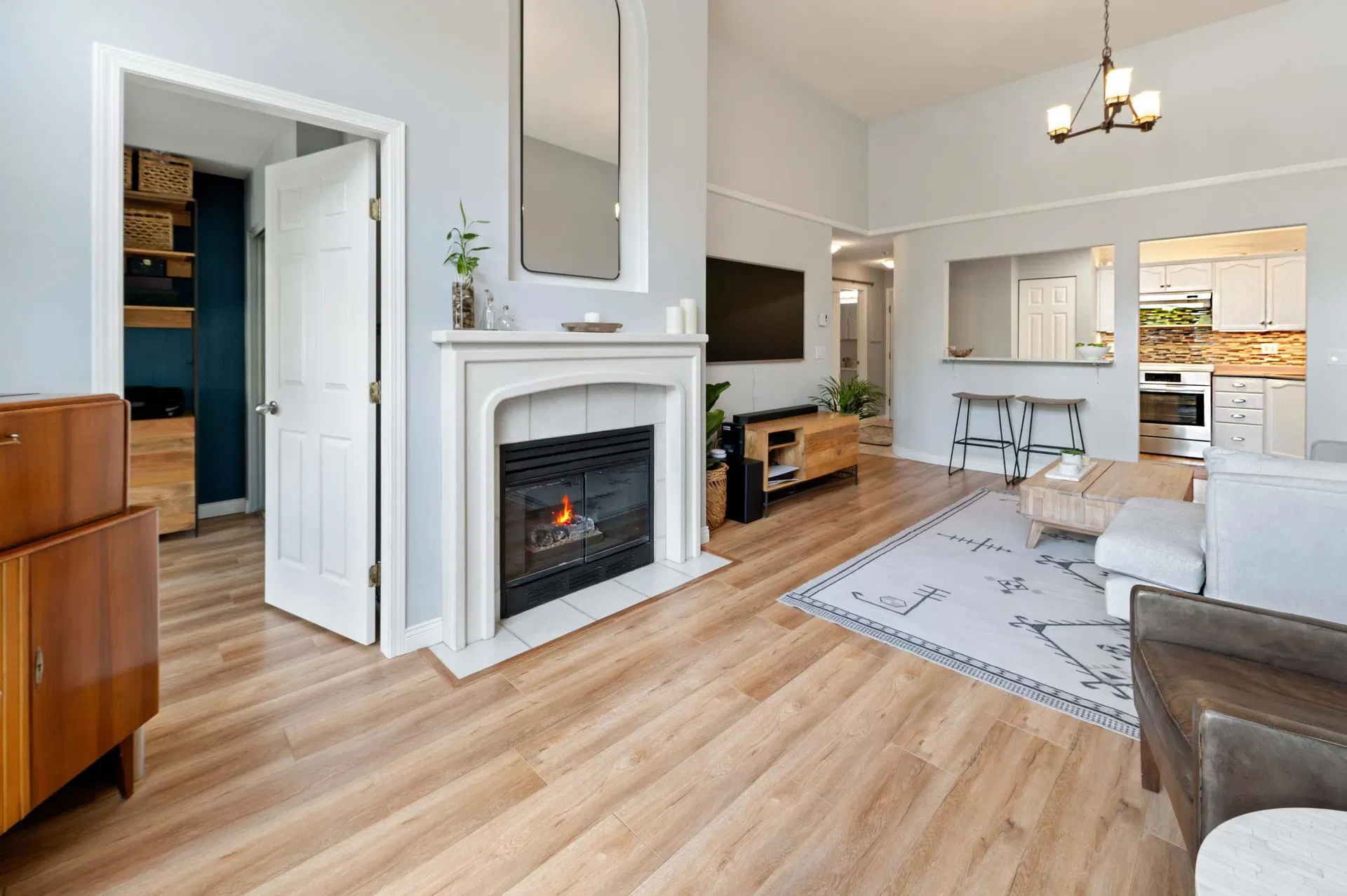 Photo 5 of 35 at #606 – 301 Maude Road