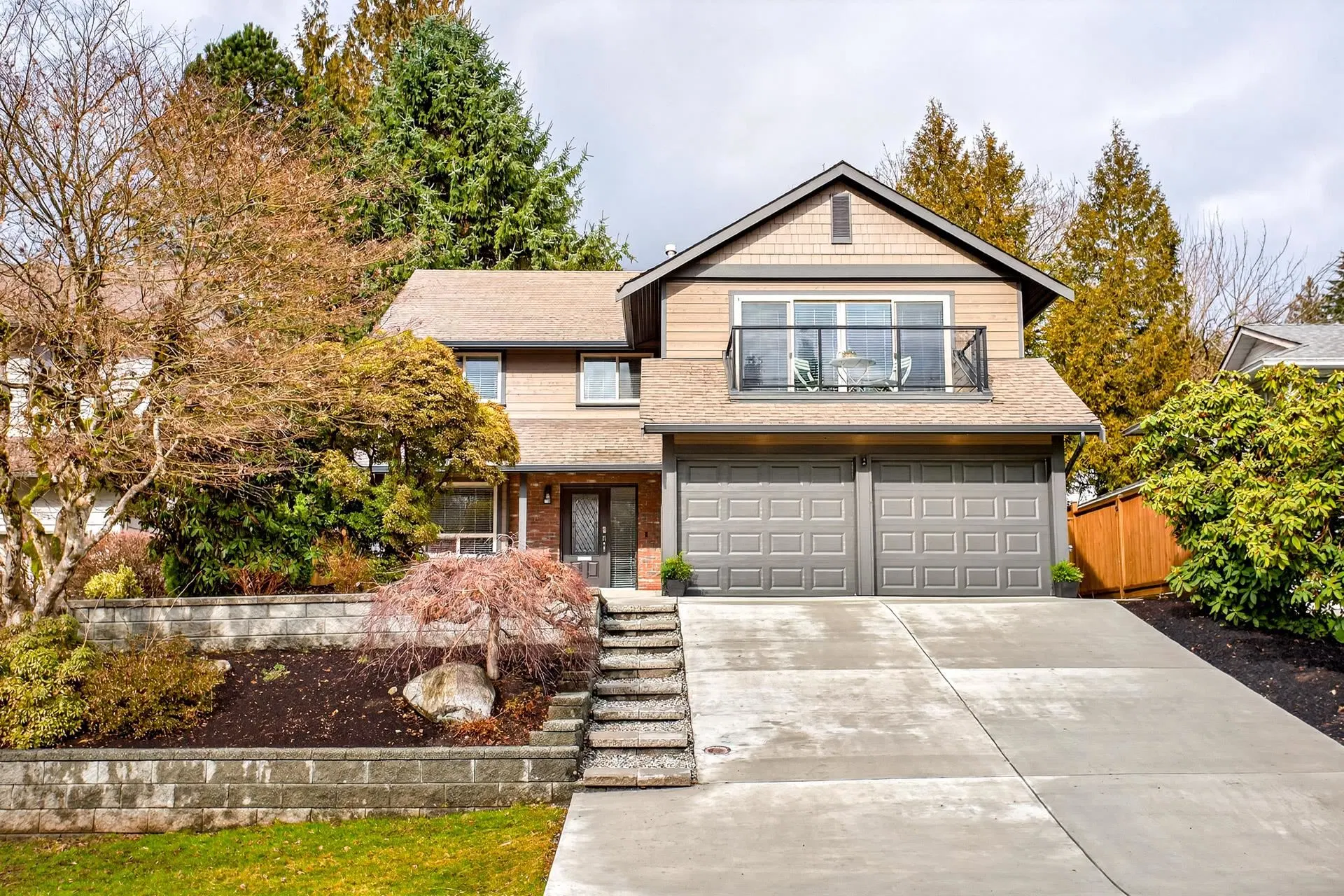 Photo 4 of 40 at 969 Mansfield Crescent