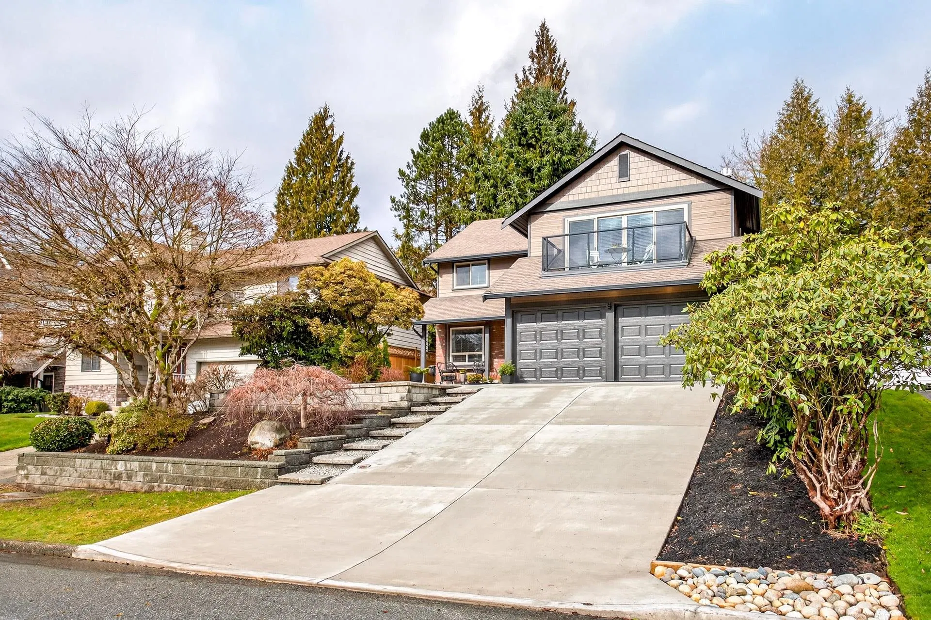 Photo 5 of 40 at 969 Mansfield Crescent