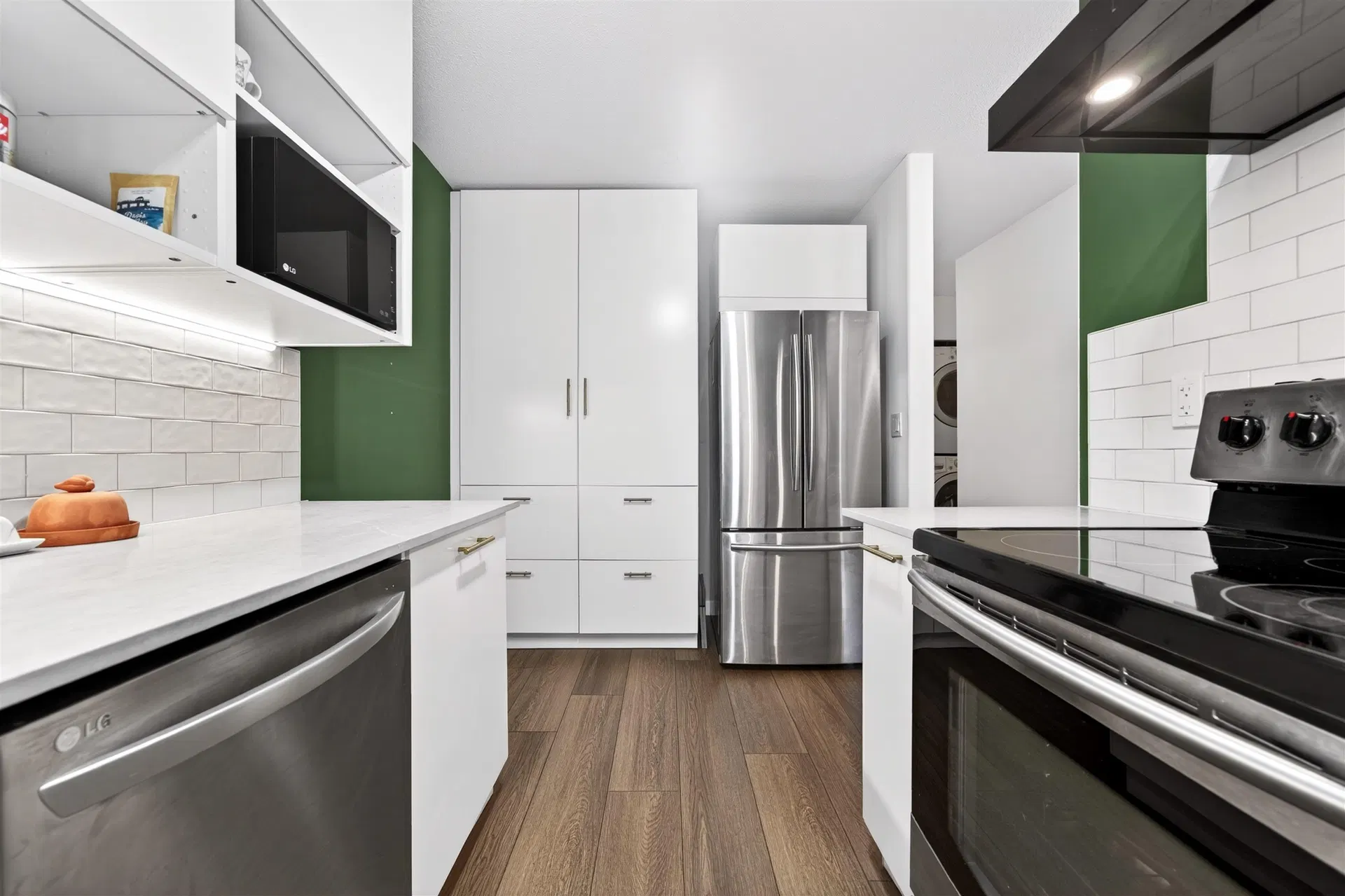 Photo 3 of 21 at #102 – 509 Carnarvon Street