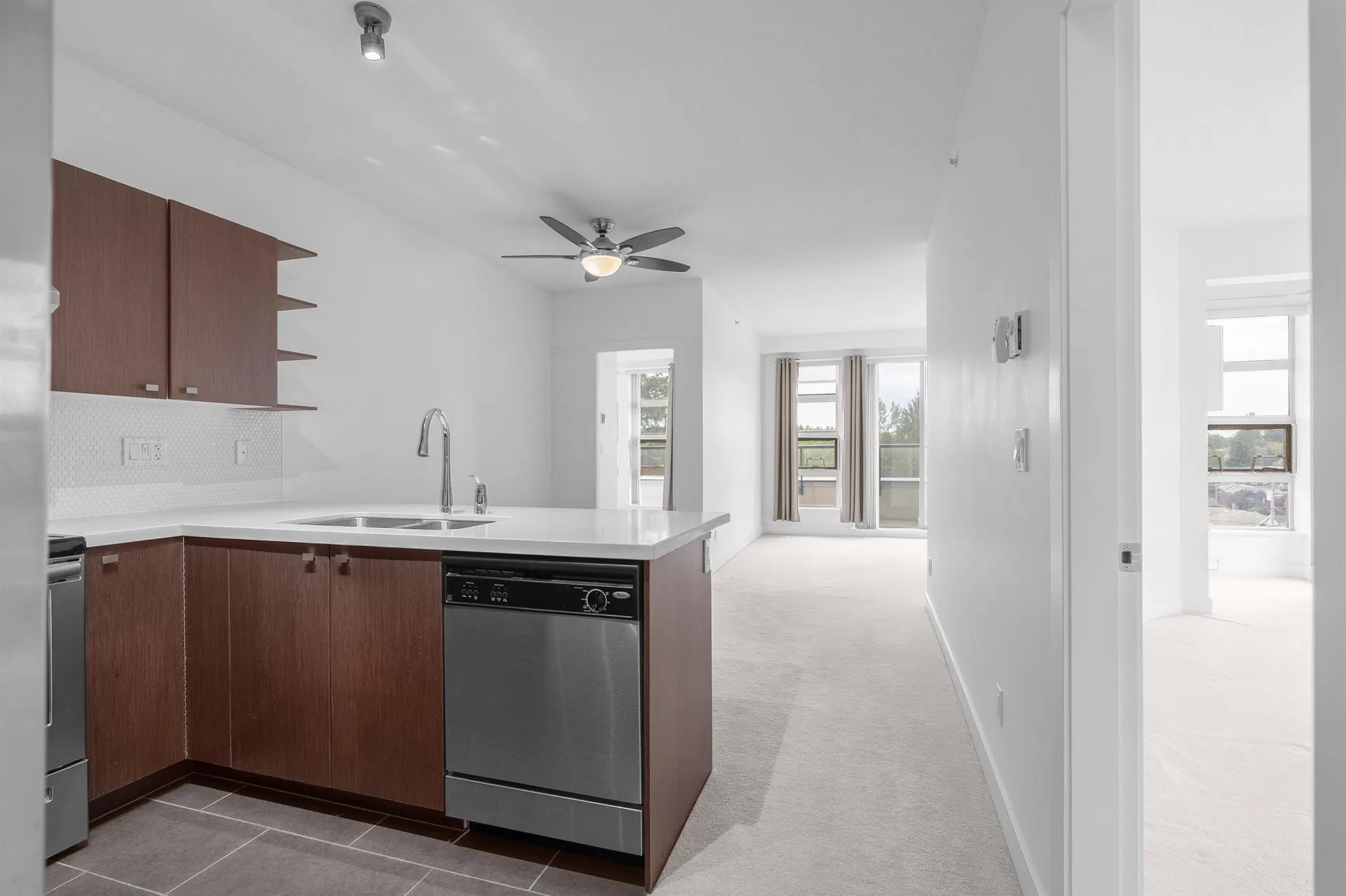 Photo 3 of 36 at #407 – 4550 Fraser Street