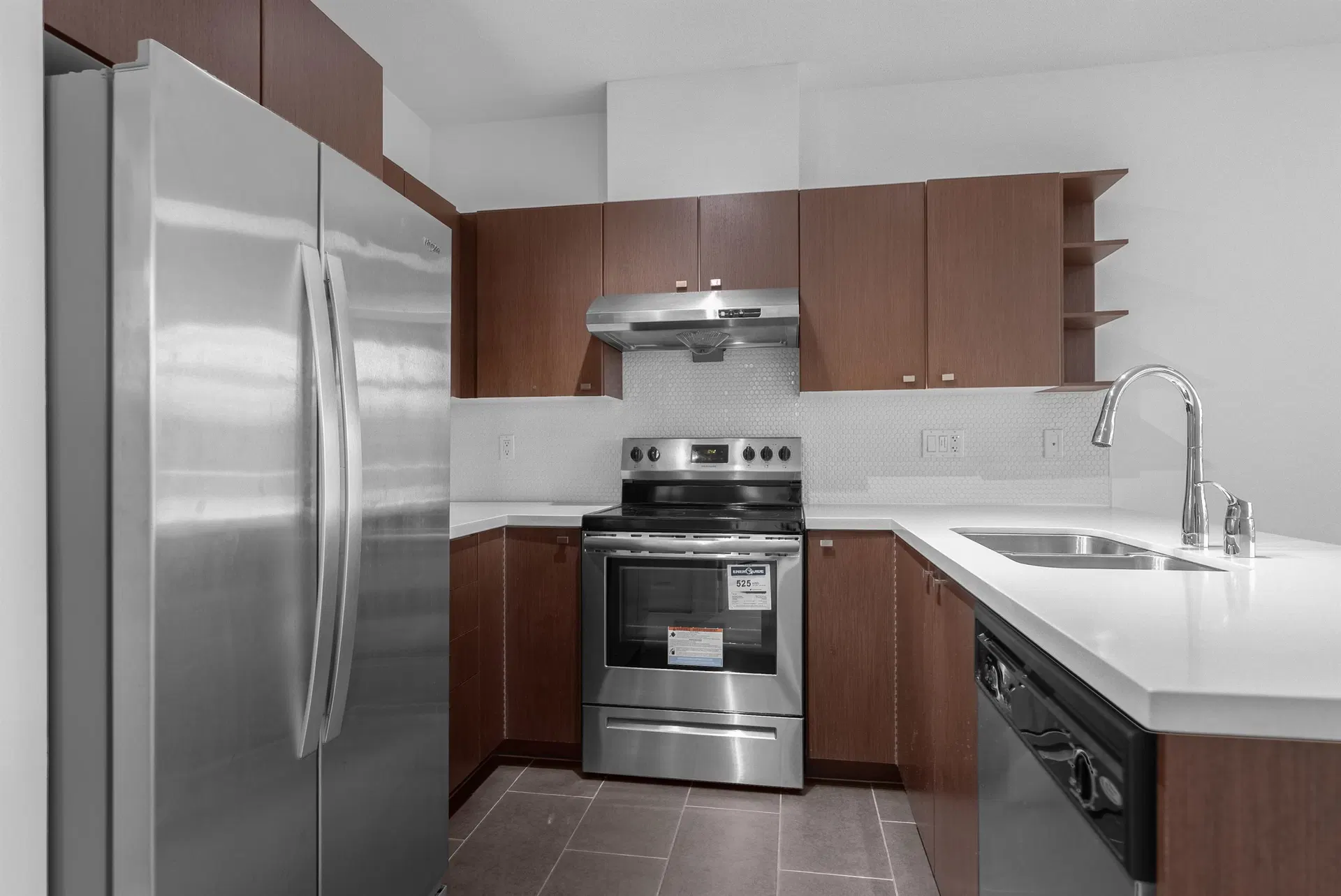 Photo 4 of 36 at #407 – 4550 Fraser Street