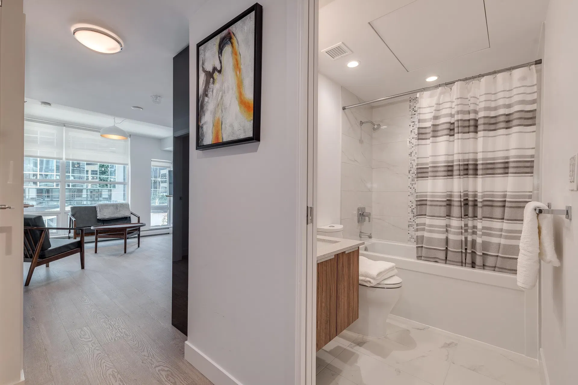 Photo 2 of 16 at #410 – 1283 Howe Street