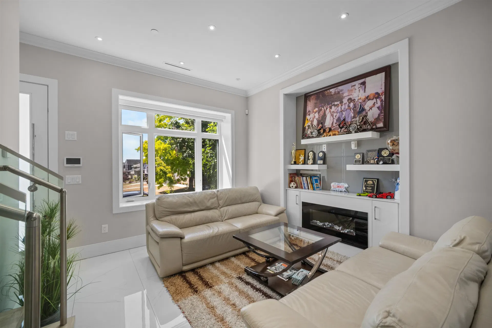 Photo 5 of 25 at 1475 E 55th Avenue