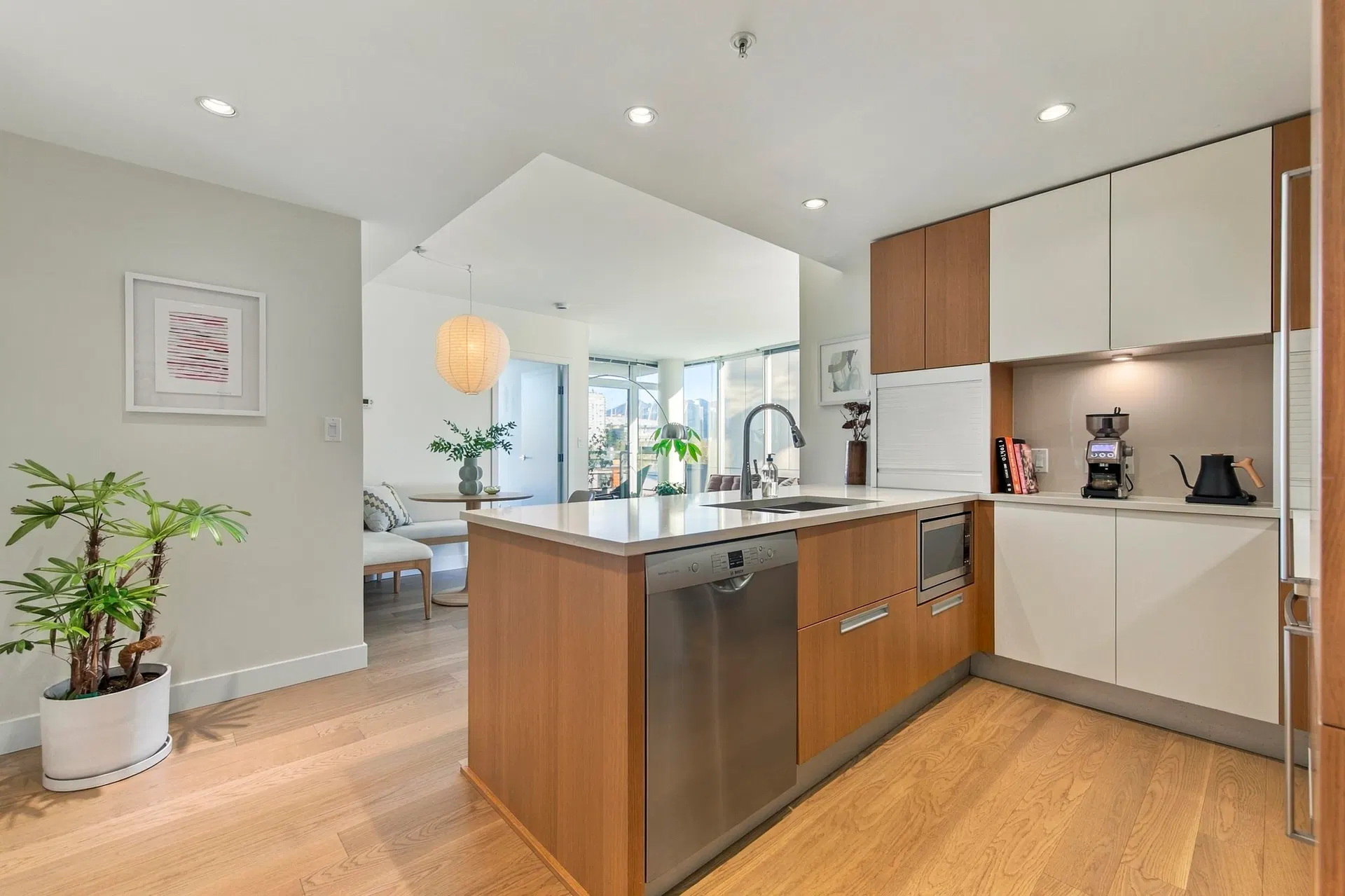Photo 1 of 40 at #507 – 288 W 1st Avenue