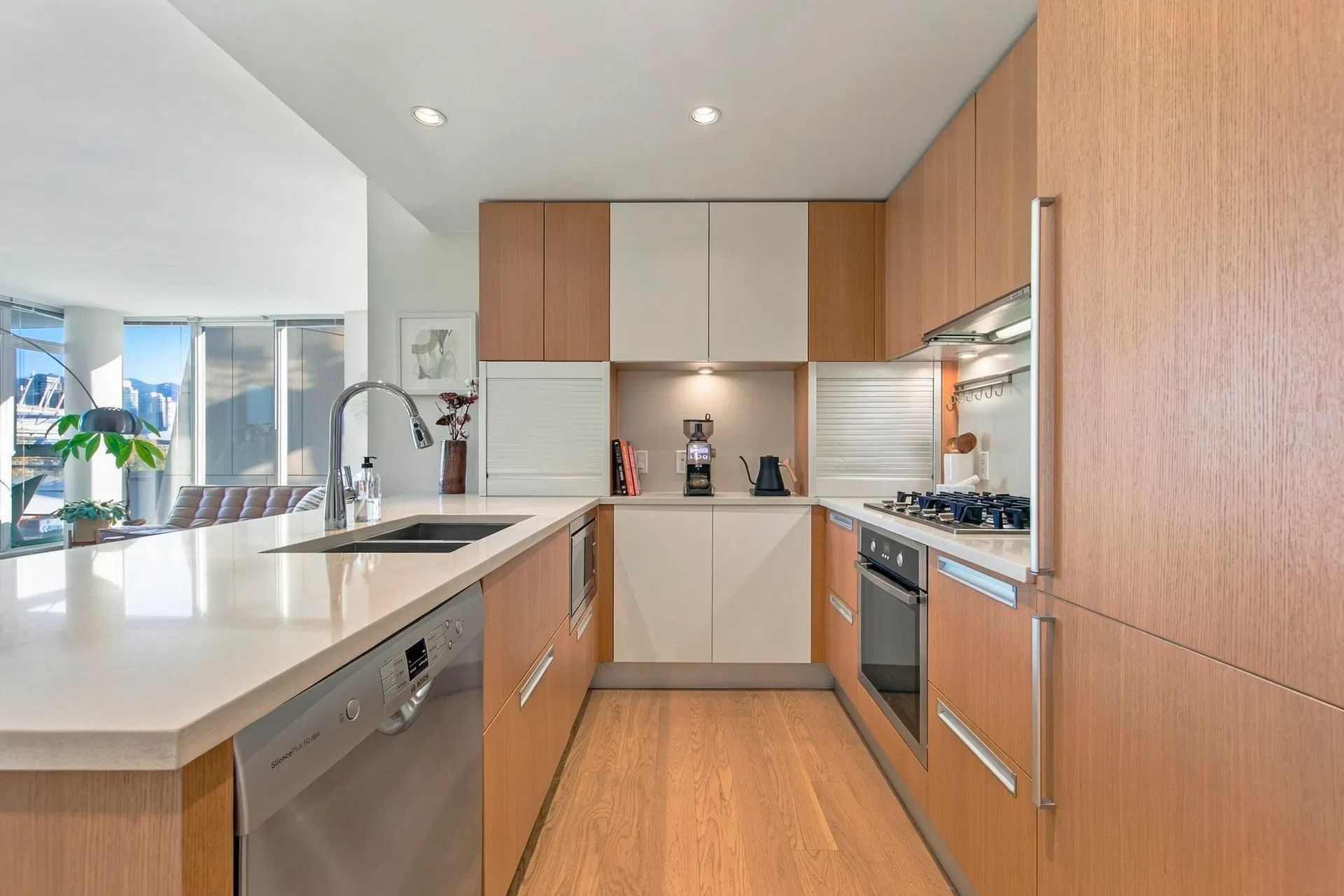 Photo 2 of 40 at #507 – 288 W 1st Avenue