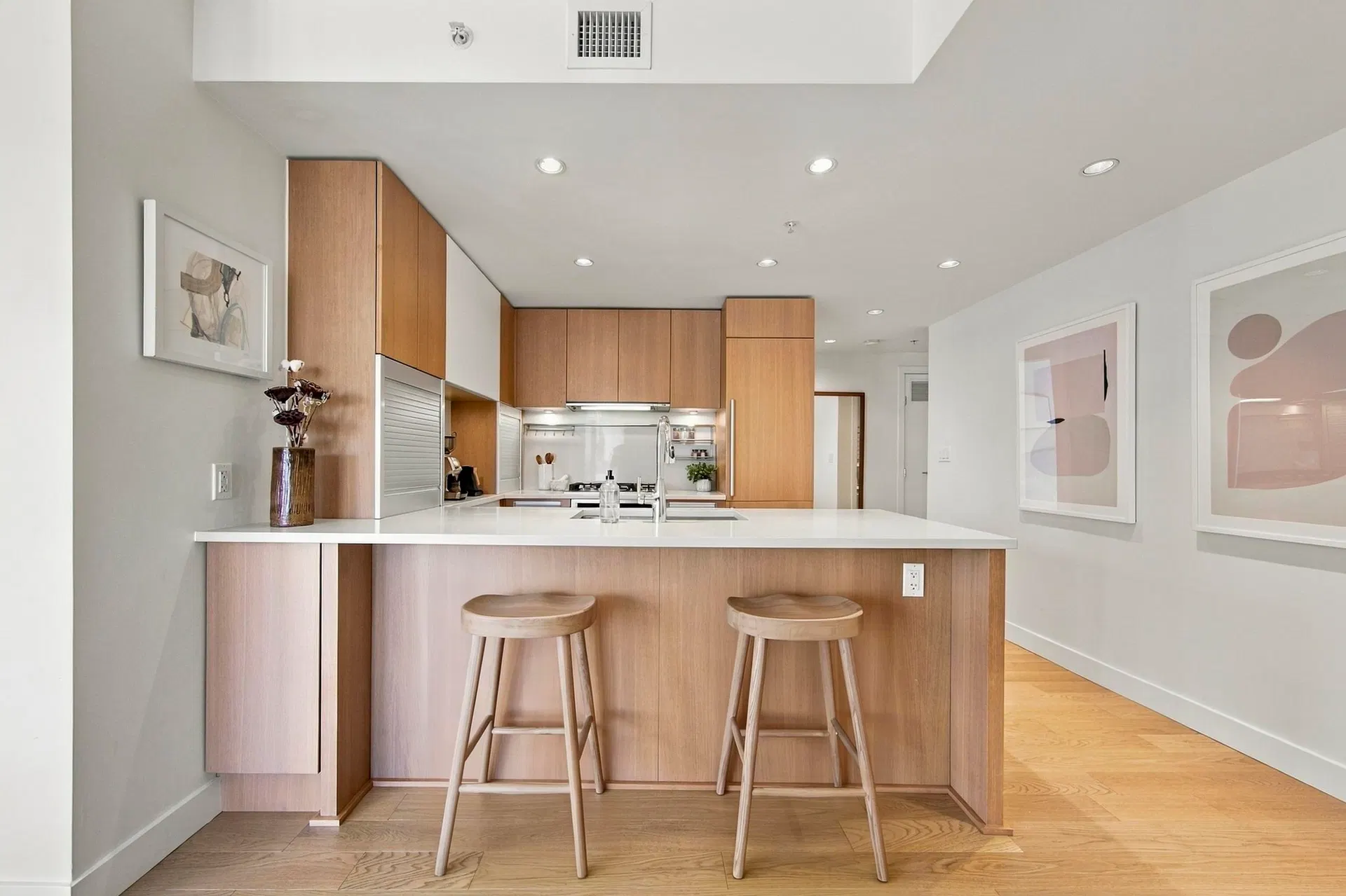 Photo 4 of 40 at #507 – 288 W 1st Avenue