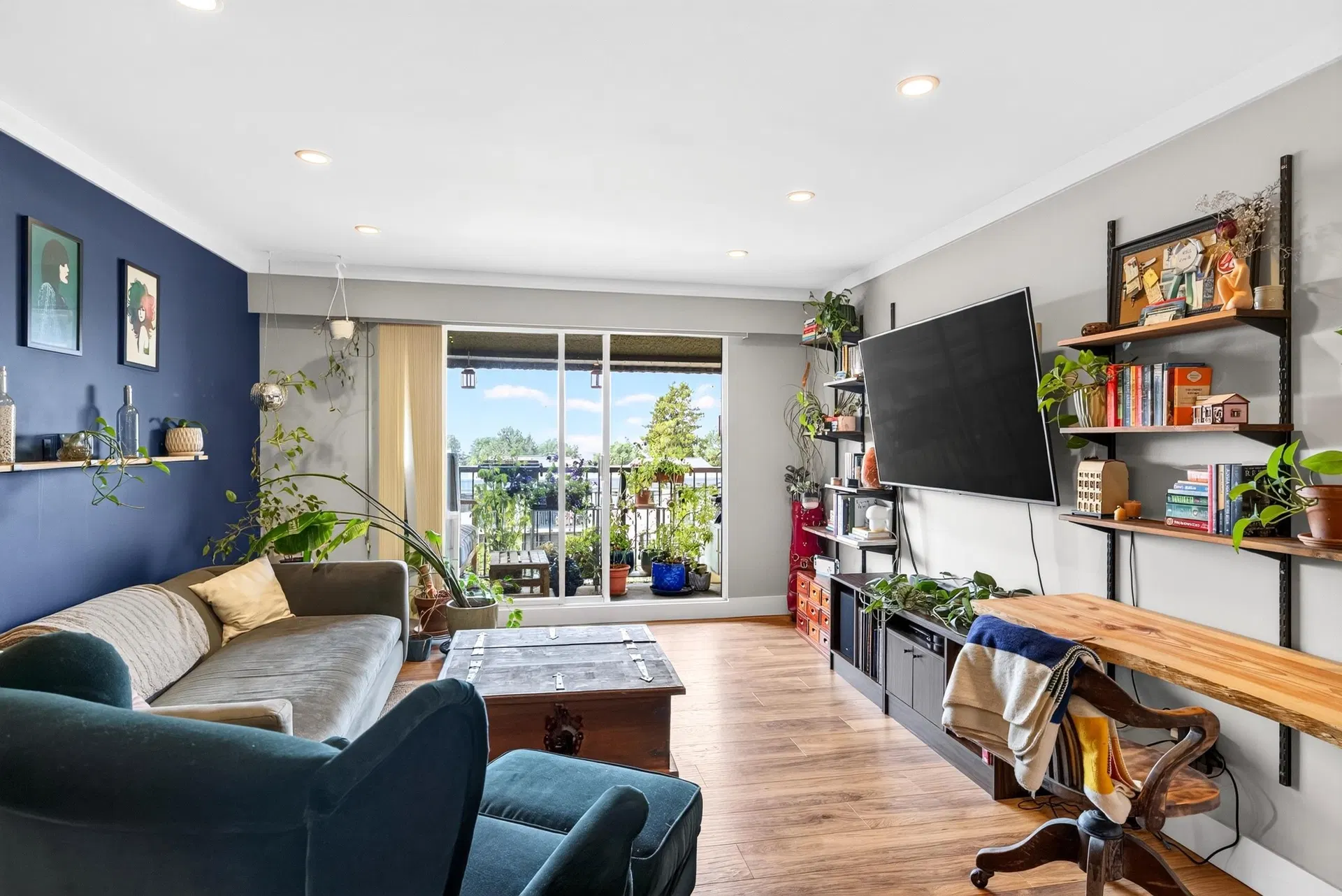 Photo 5 of 30 at #307 – 252 W 2nd Street