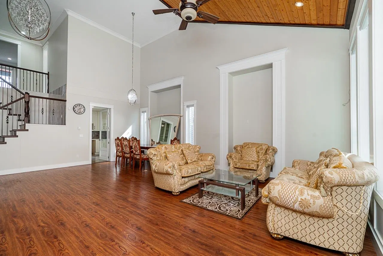 Photo 4 of 40 at 5882 126 Street
