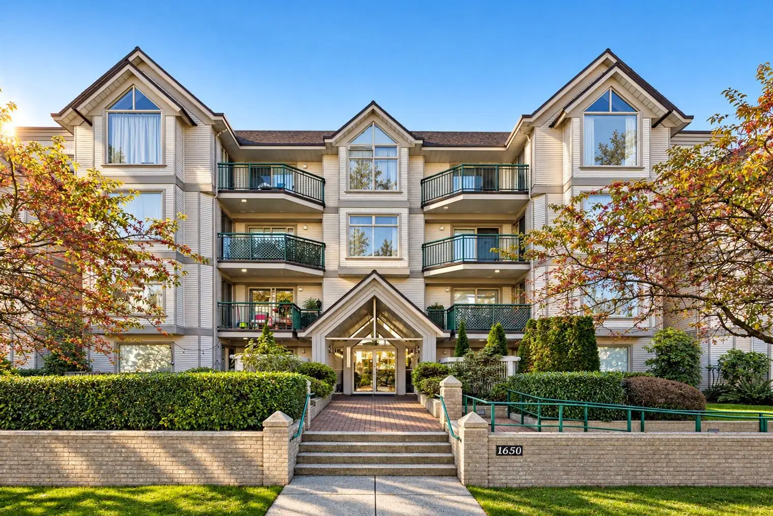 #207 – 1650 Grant Avenue