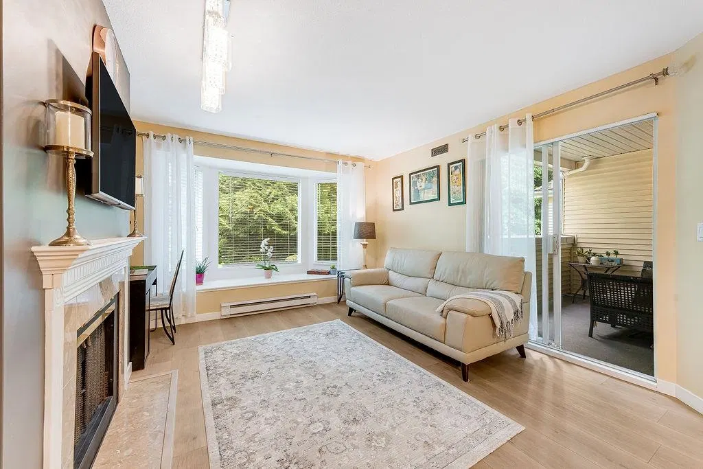Photo 5 of 33 at #205 – 6860 Rumble Street