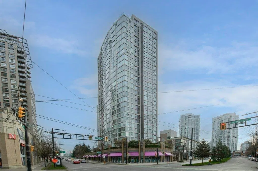 Photo 3 of 38 at #905 – 1008 Cambie Street