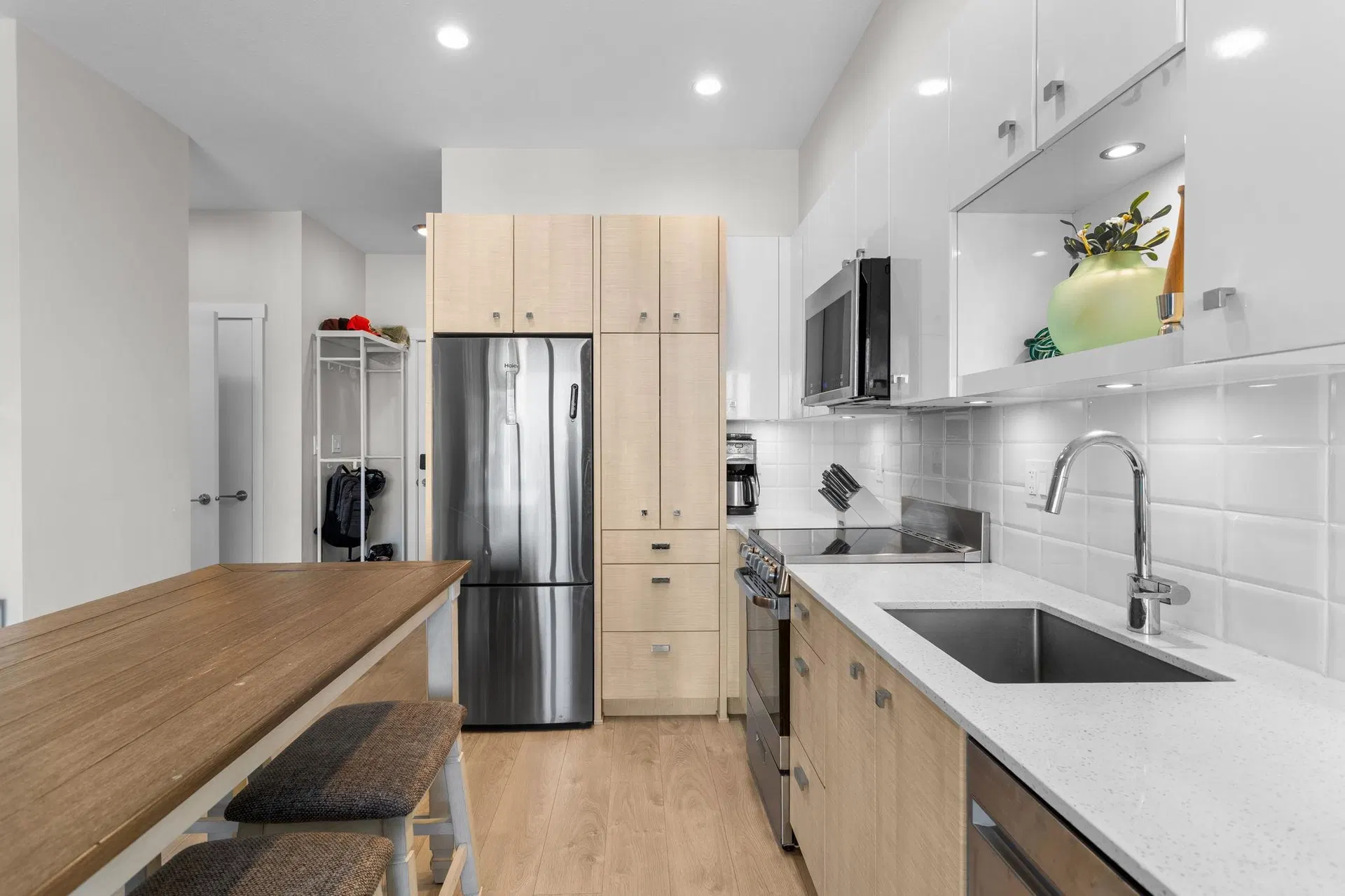 Photo 3 of 33 at #518 – 10838 Whalley Boulevard